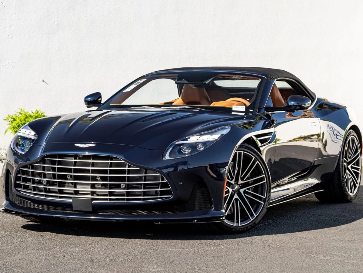 2026 Aston Martin DB12 Volante, 2/20