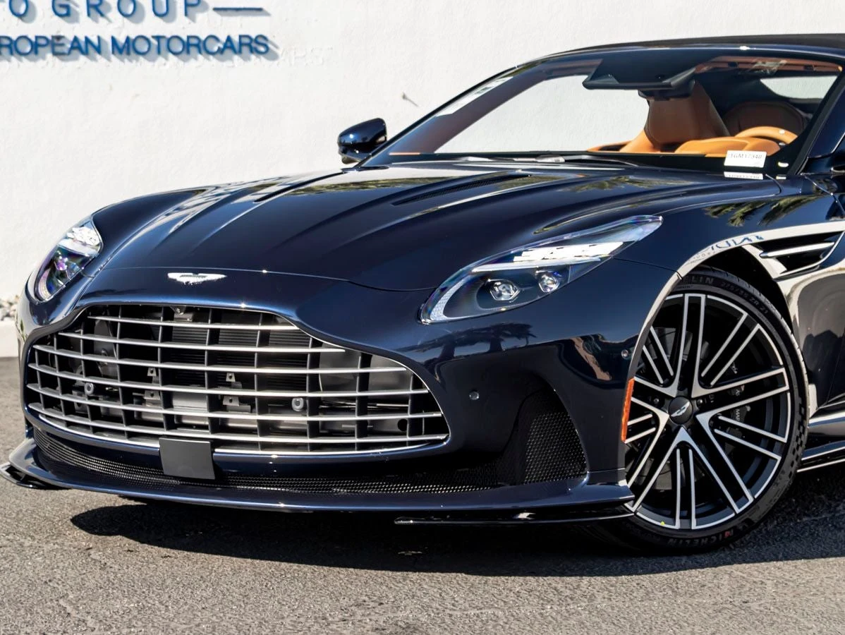 2026 Aston Martin DB12 Volante, 3/20