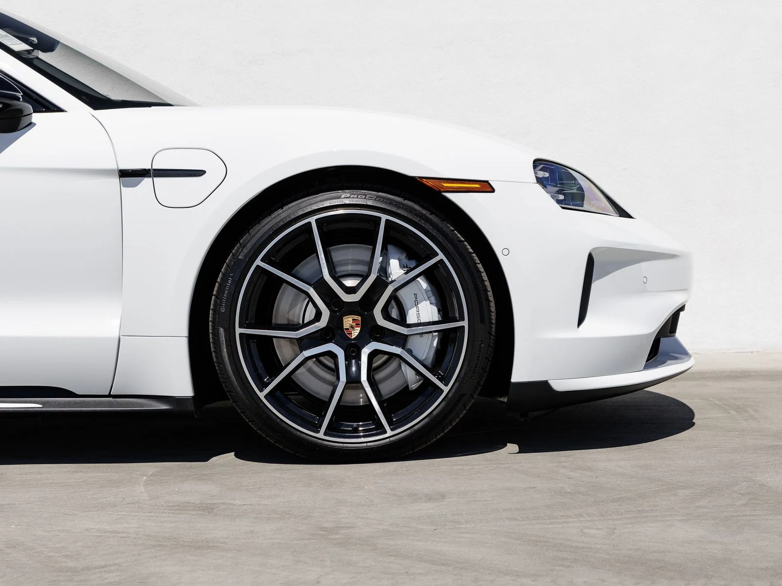 2026 Porsche Taycan Black Edition (2025 Update), 11/20