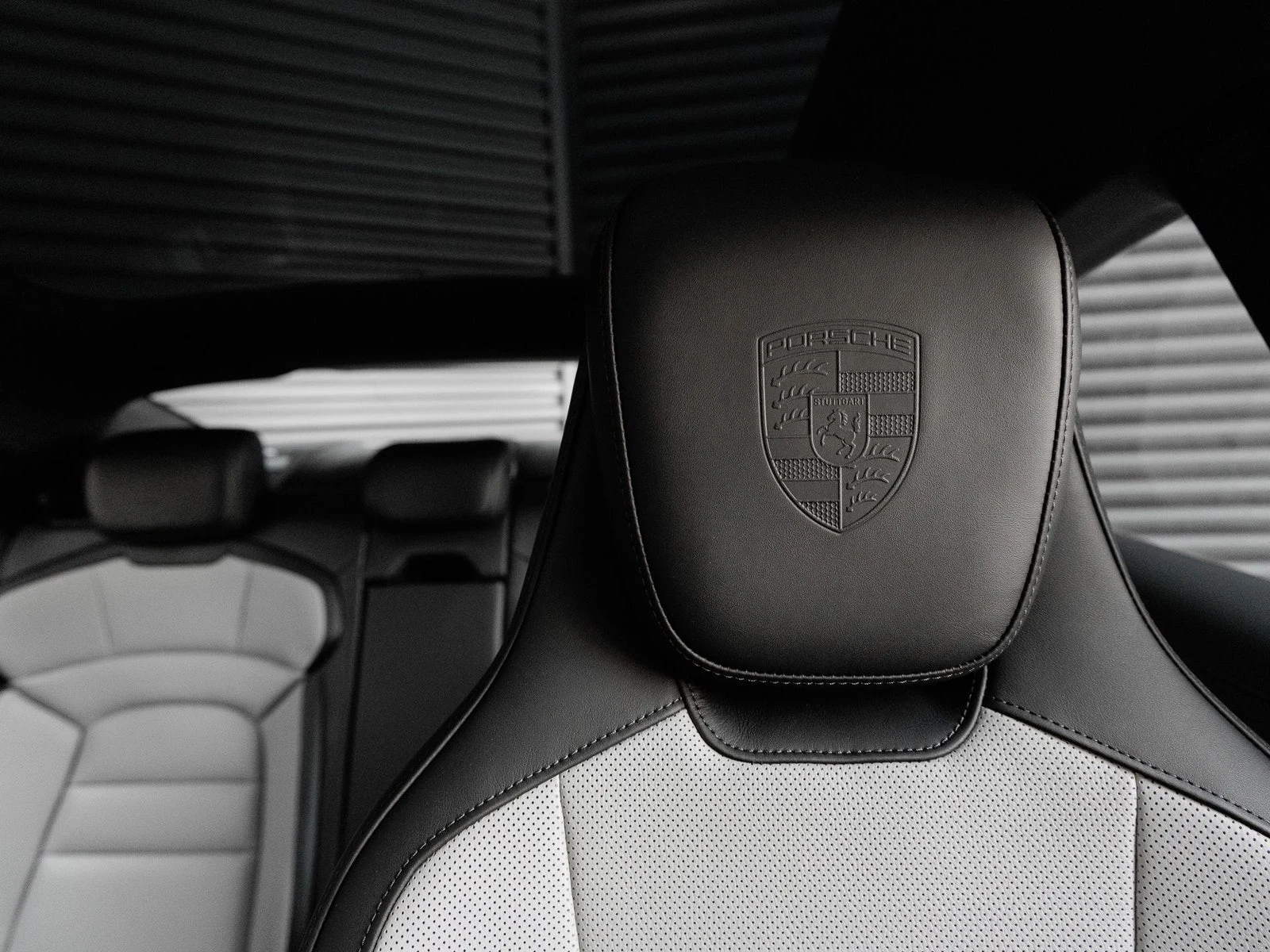2026 Porsche Taycan Black Edition (2025 Update), 16/20