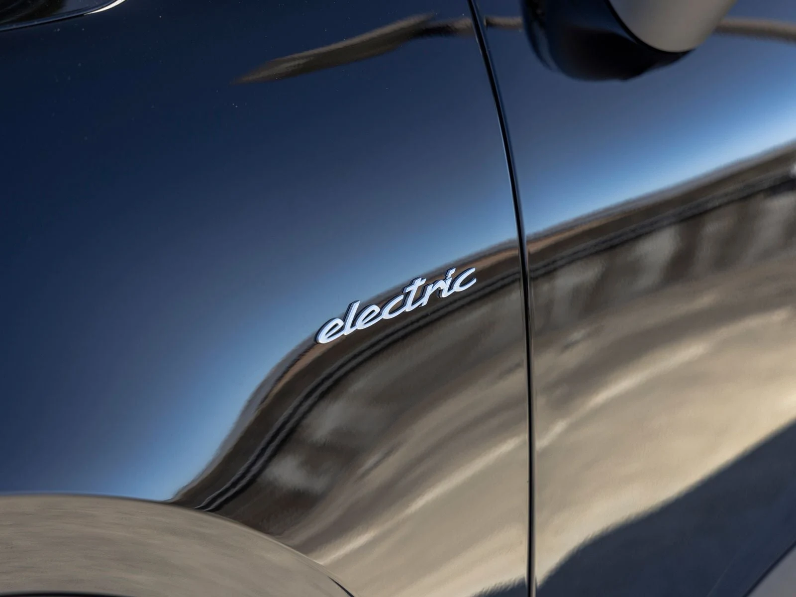 2026 Porsche Macan 4 Electric (XAB), 19/20
