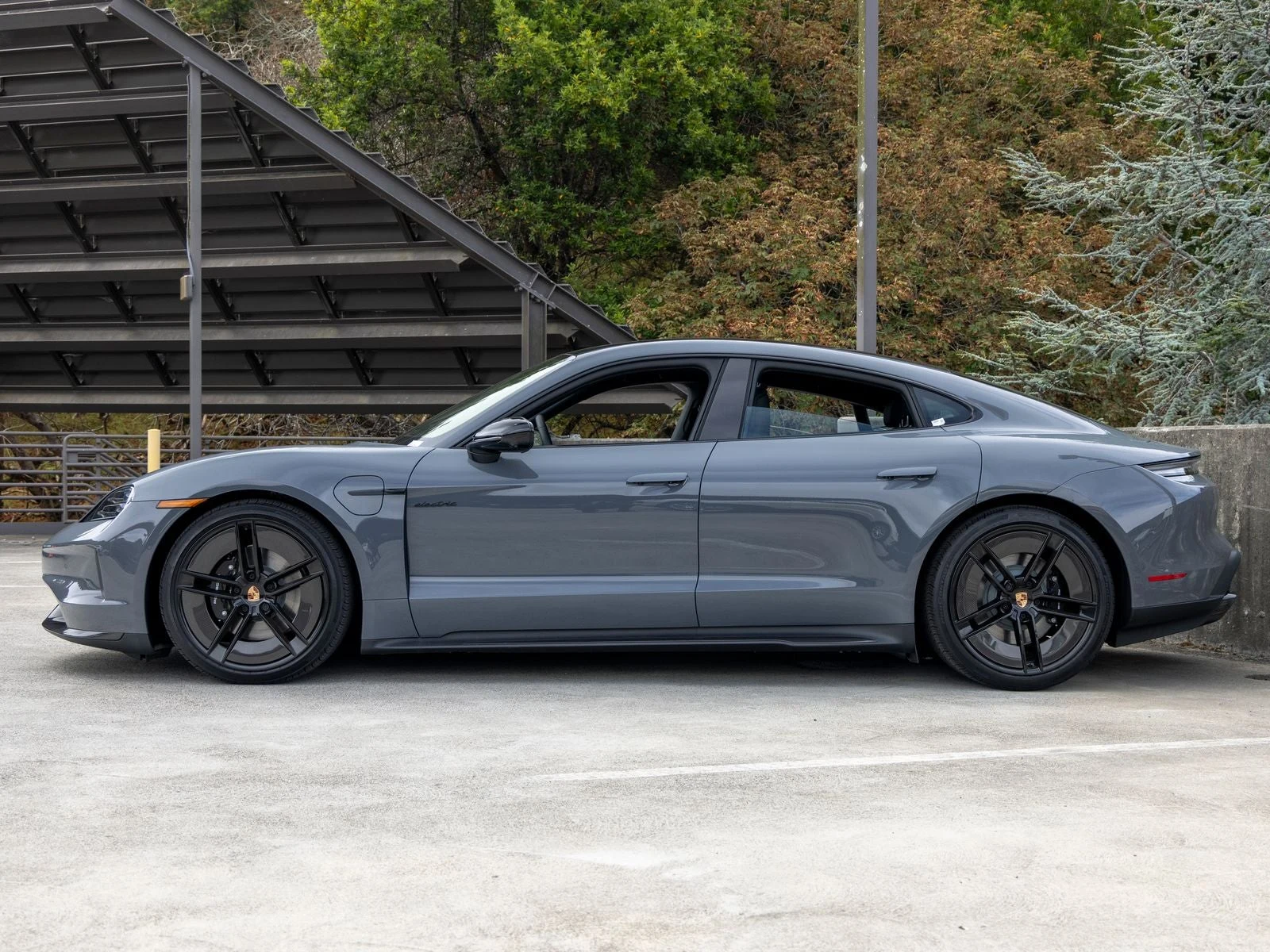 2026 Porsche Taycan Black Edition (2025 Update), 2/20