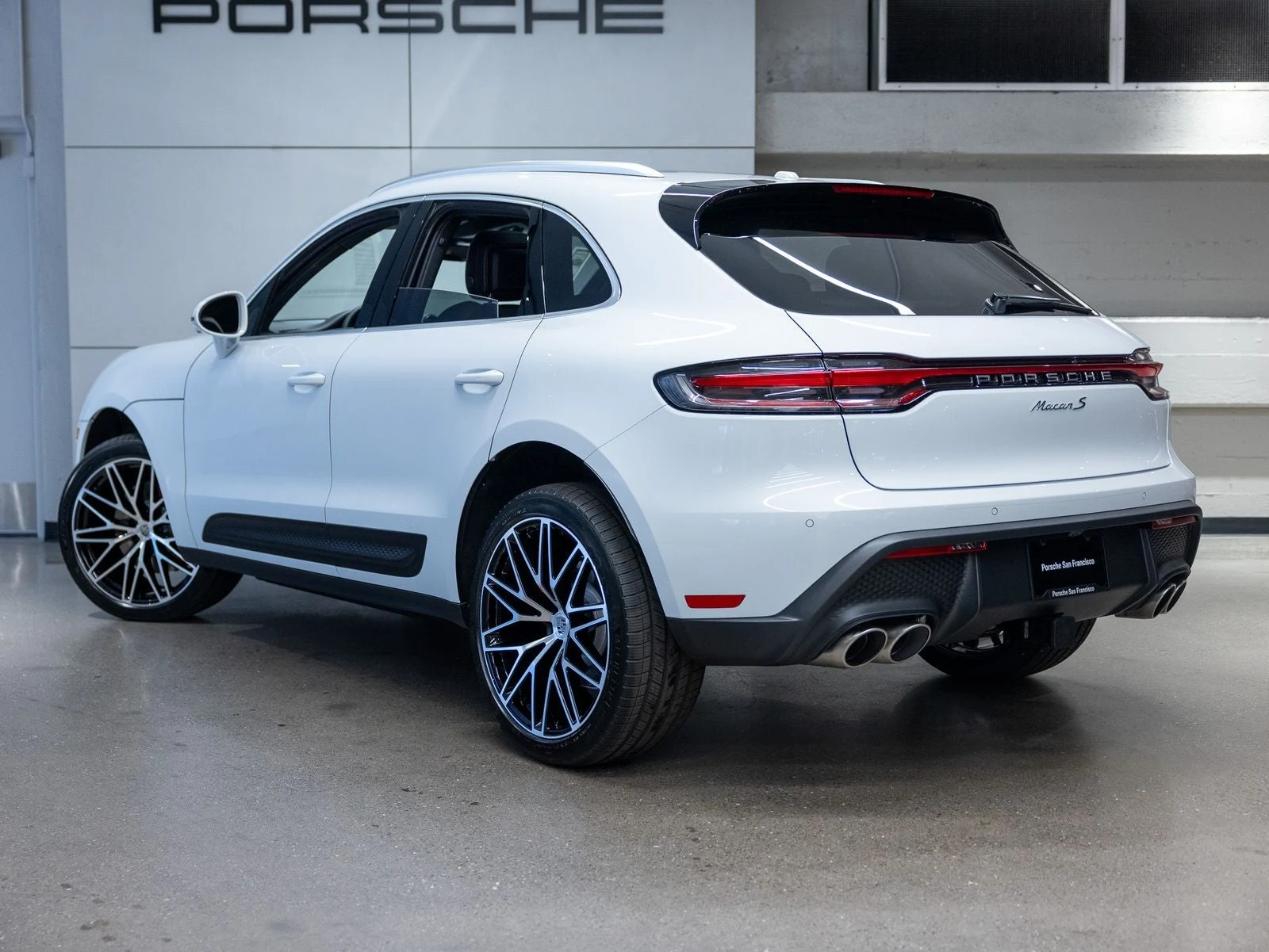 2026 Porsche Macan S (95B), 3/20