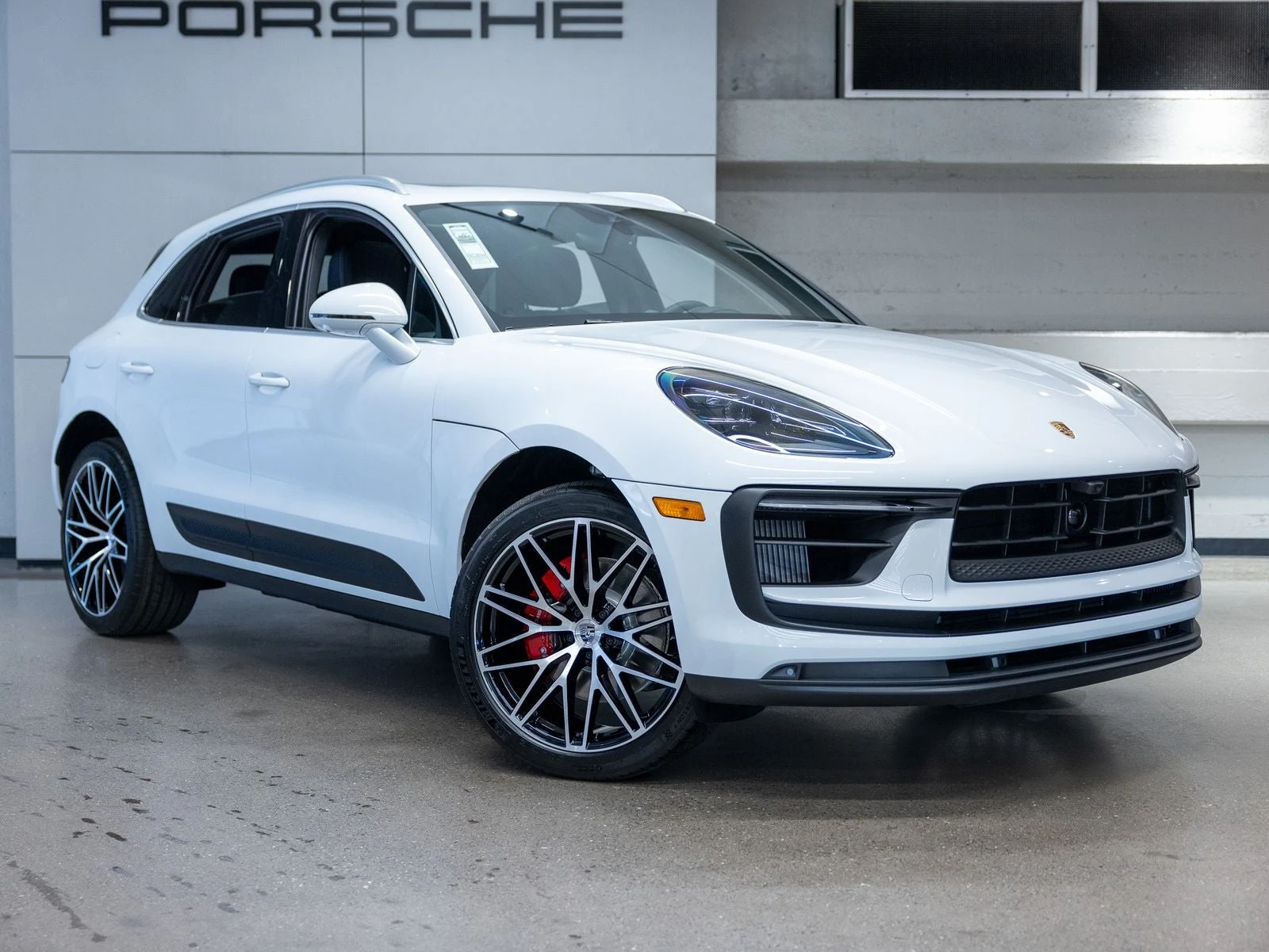 2026 Porsche Macan S (95B), 10/20
