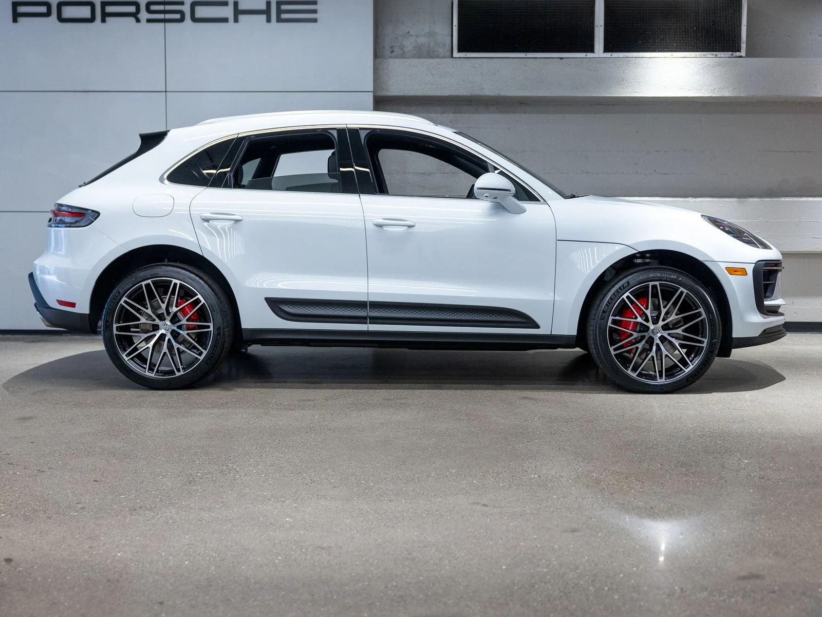 2026 Porsche Macan S (95B), 17/20