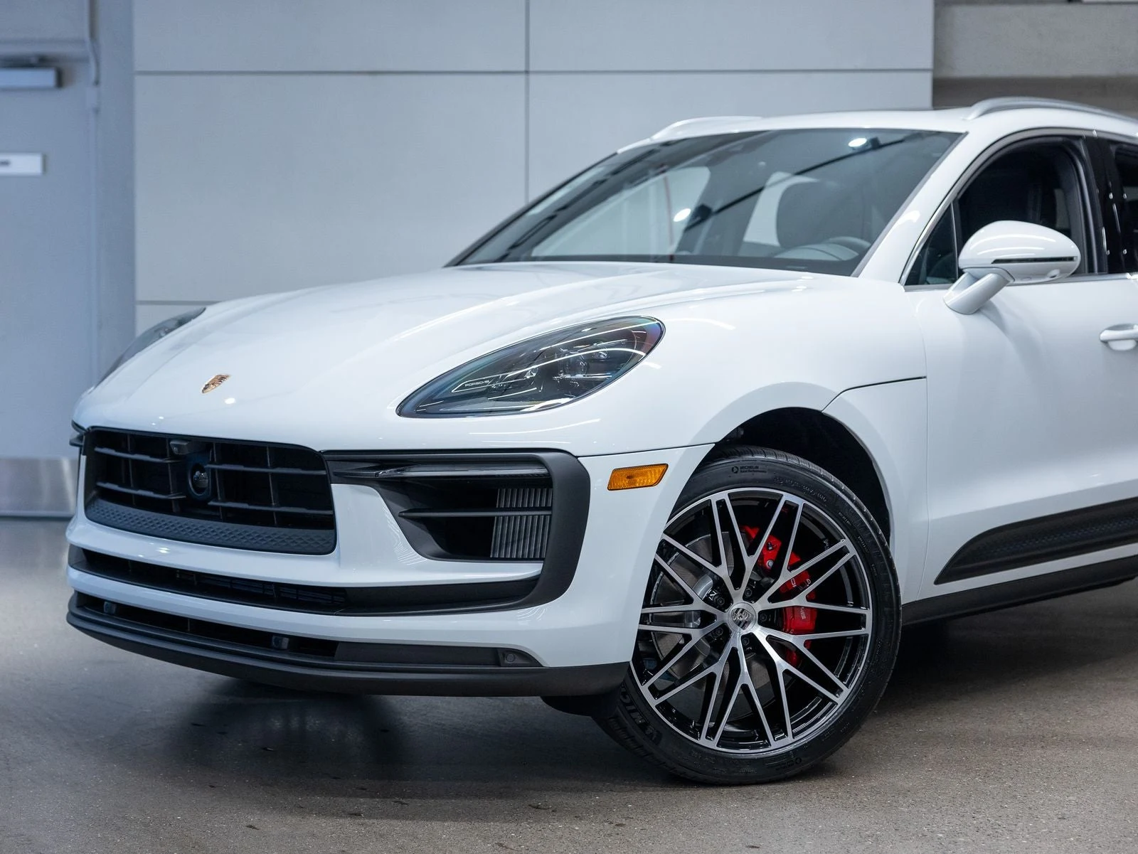 2026 Porsche Macan S (95B), 19/20