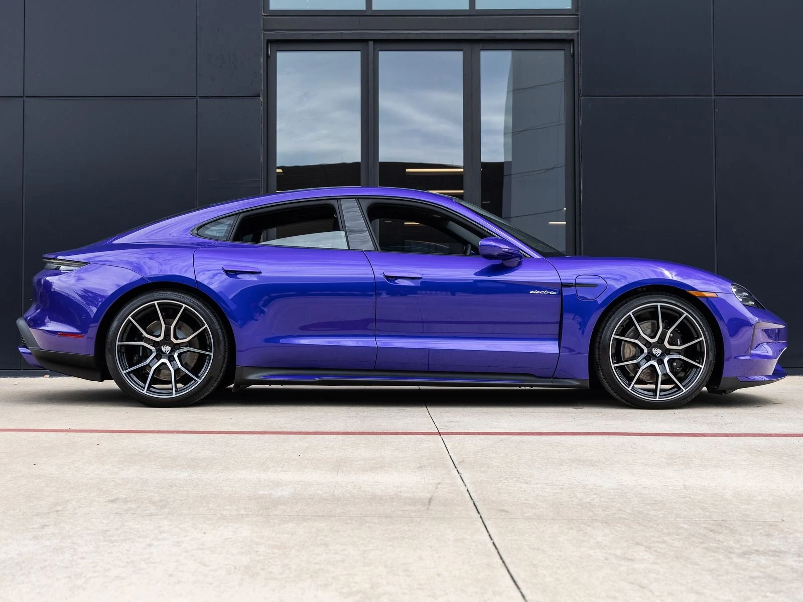 2026 Porsche Taycan Sedan (2025 Update), 13/20