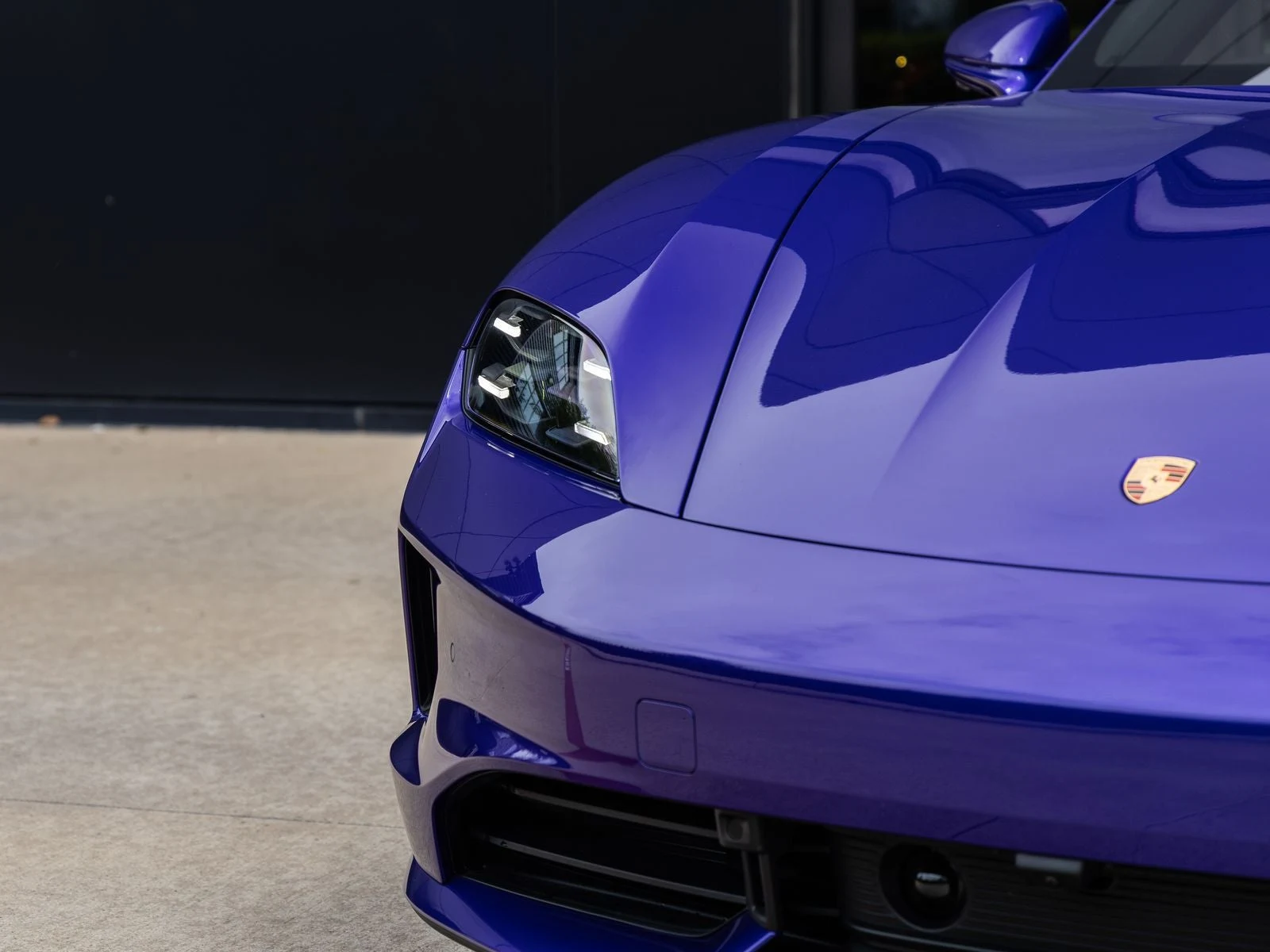 2026 Porsche Taycan Sedan (2025 Update), 19/20