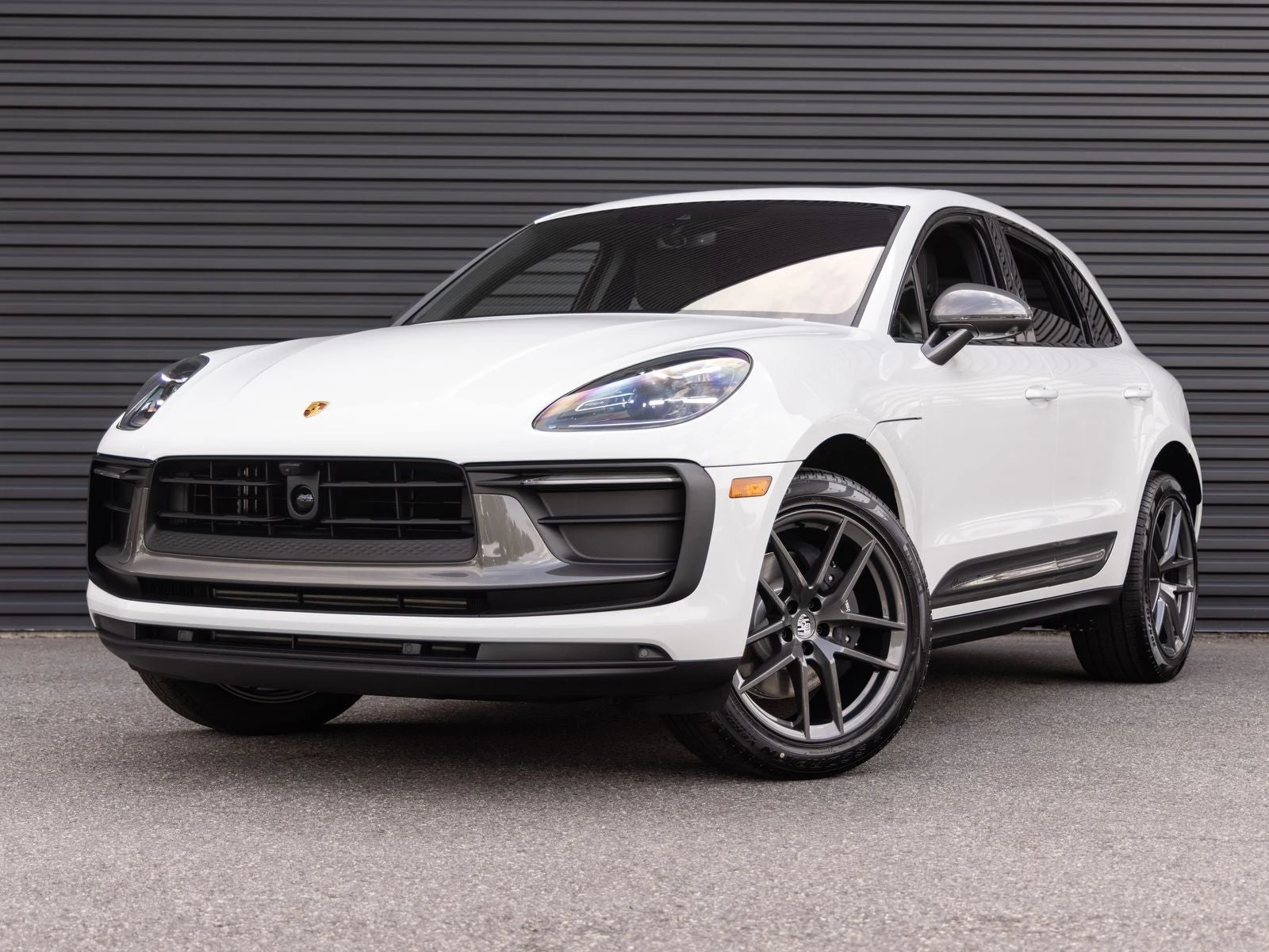 Porsche Macan T (95B) · white · Indigo Auto Group