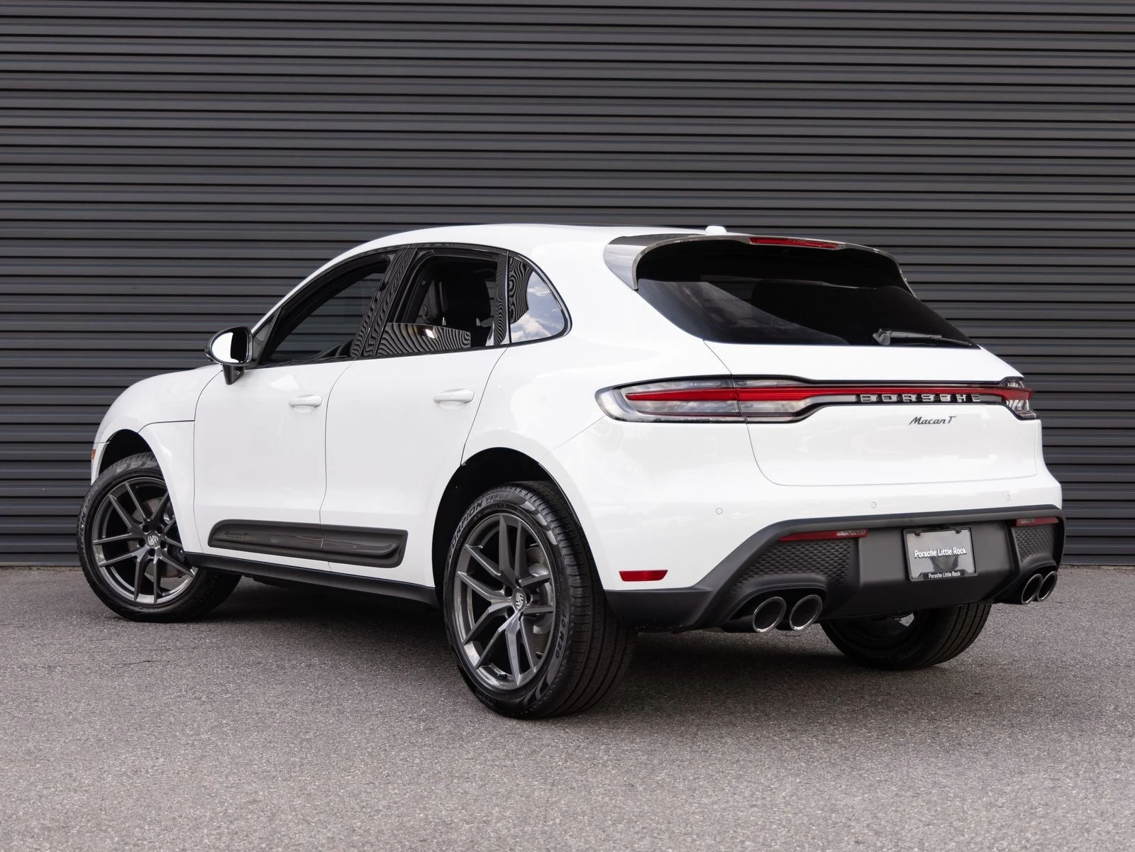 2026 Porsche Macan T (95B), 3/20