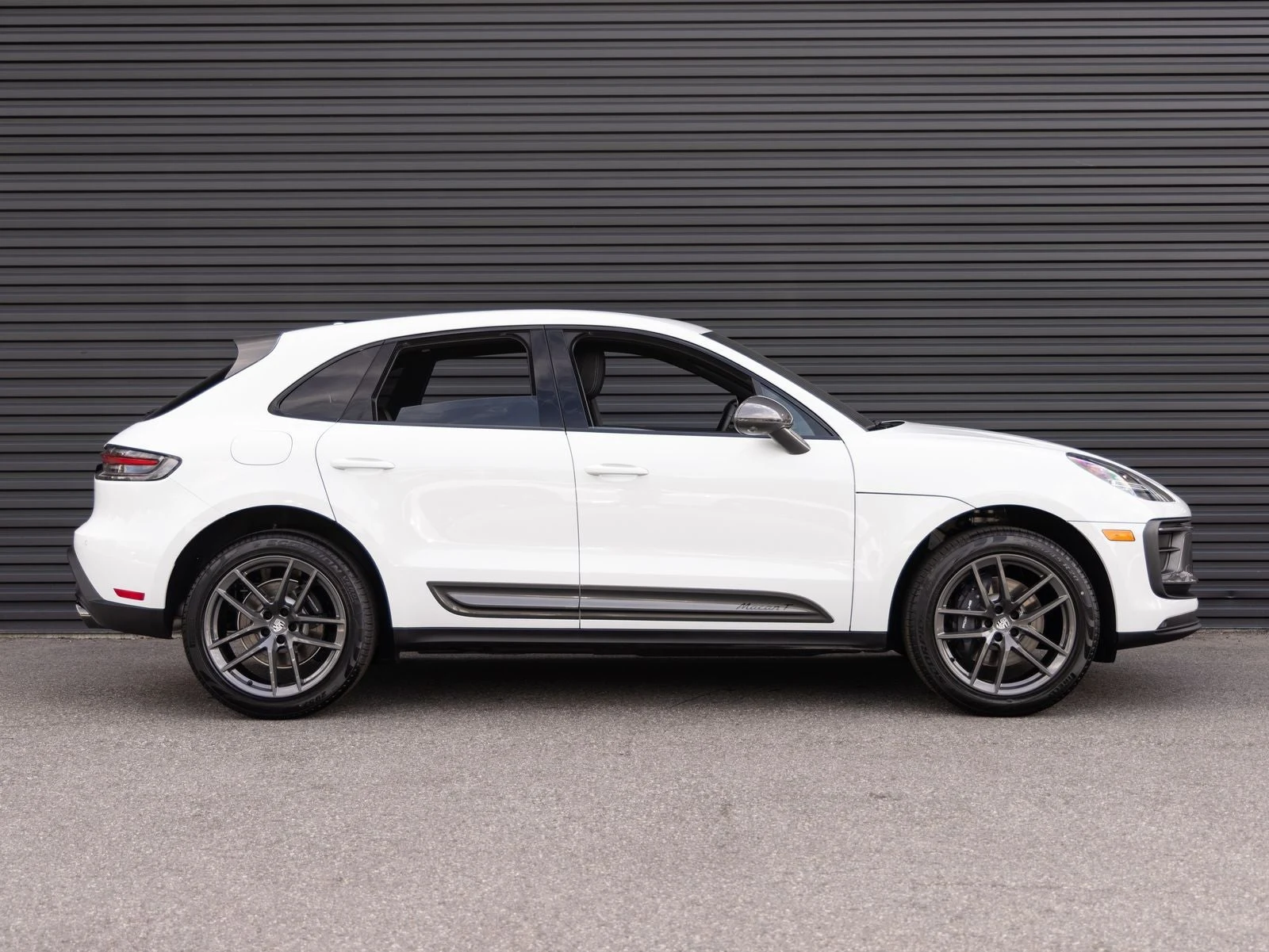 2026 Porsche Macan T (95B), 8/20