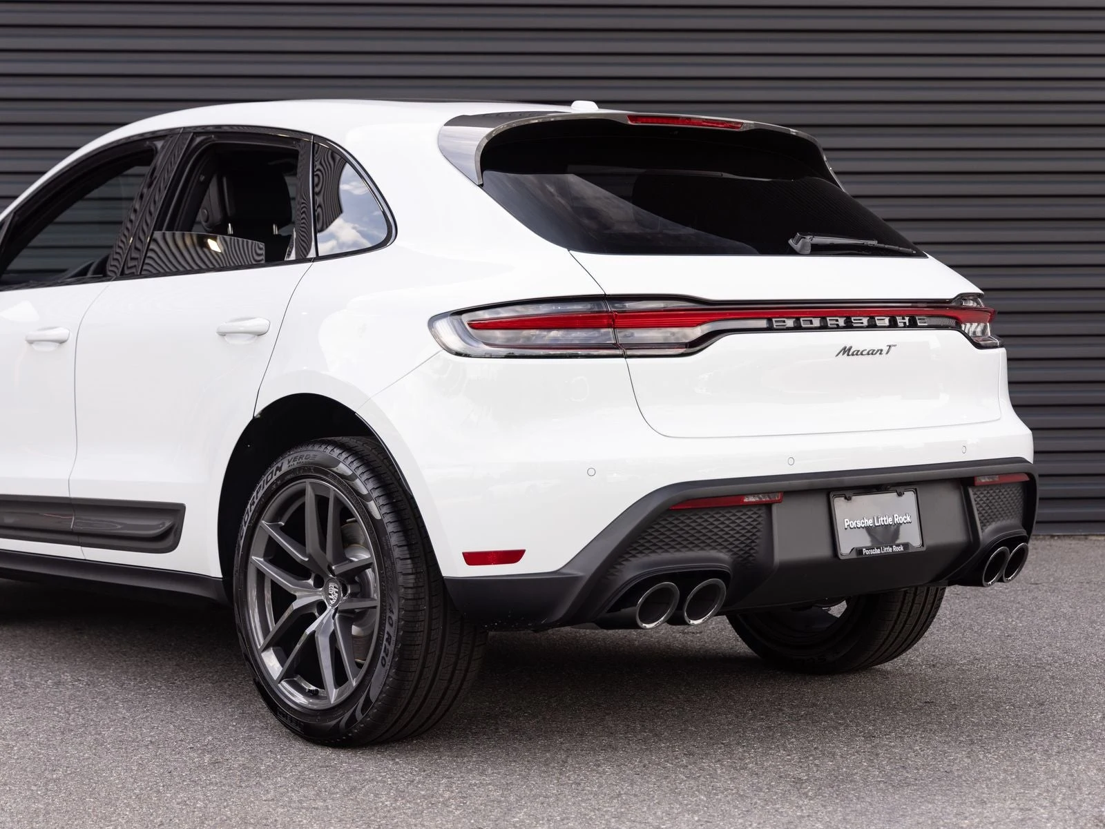 2026 Porsche Macan T (95B), 11/20
