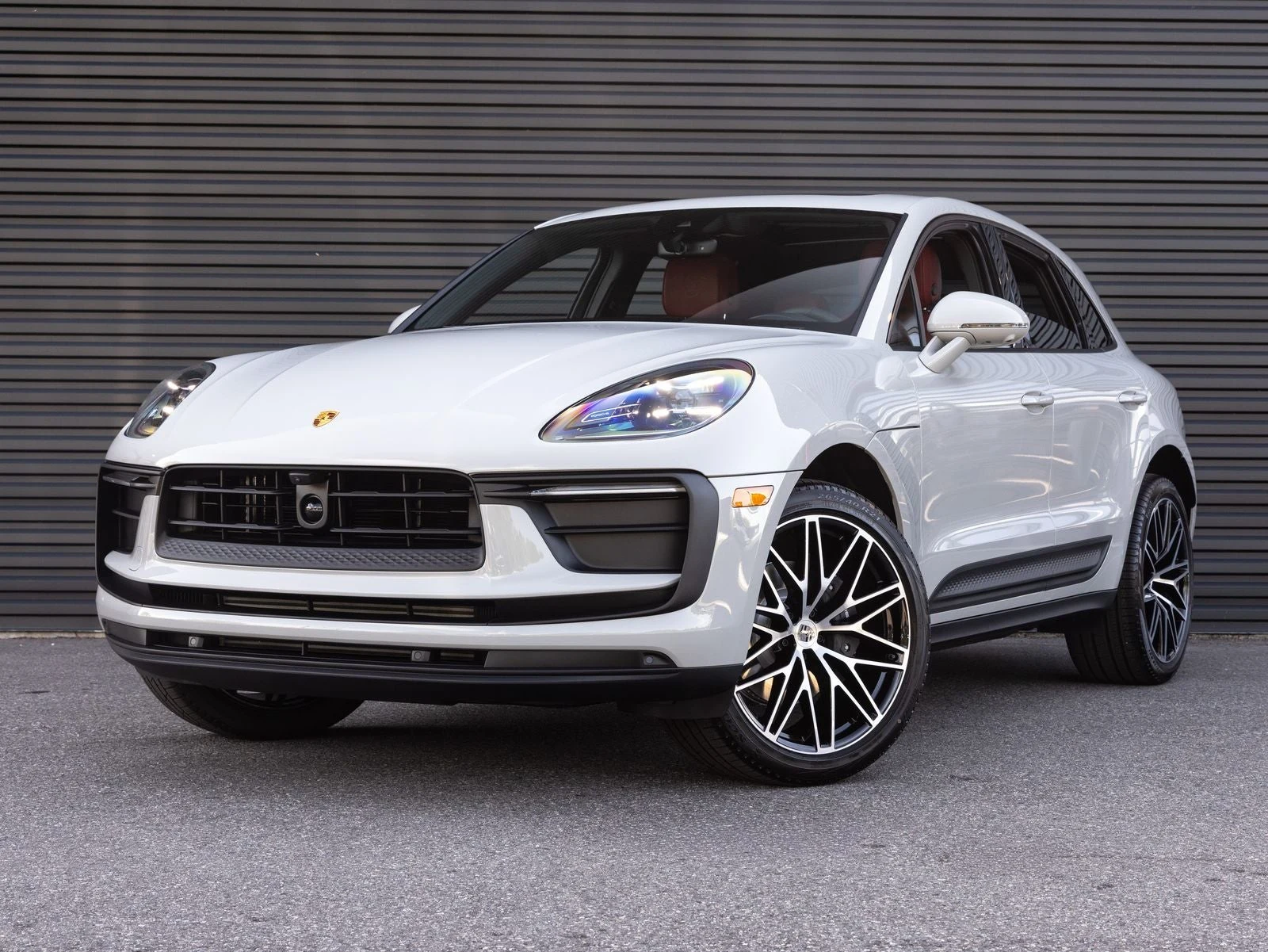 Porsche Macan (95B) · Chalk · Indigo Auto Group