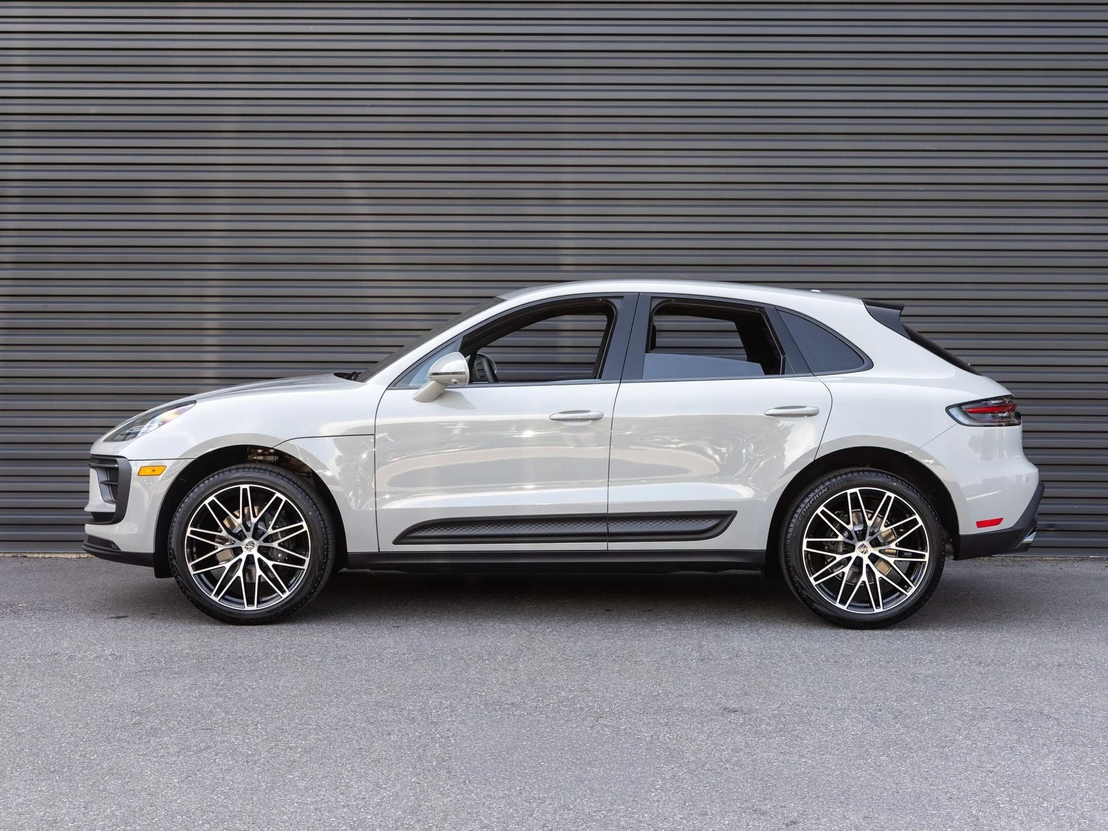 2026 Porsche Macan (95B), 2/20