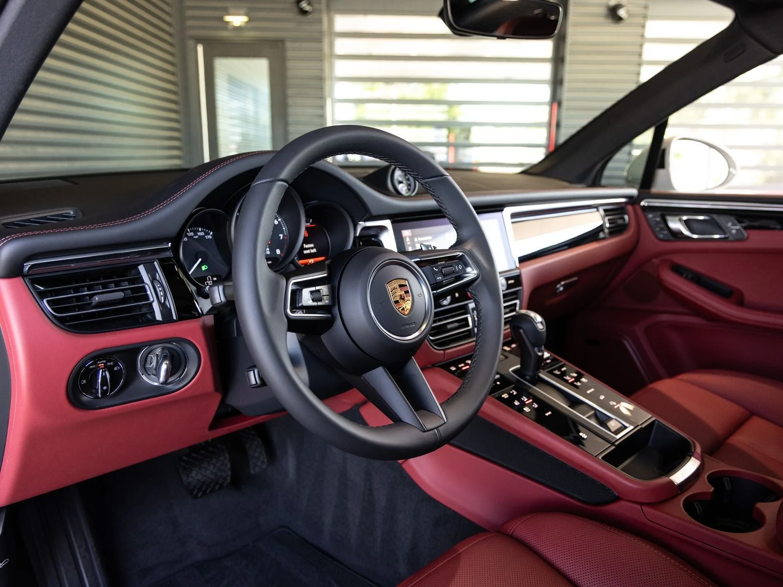2026 Porsche Macan (95B), 4/20