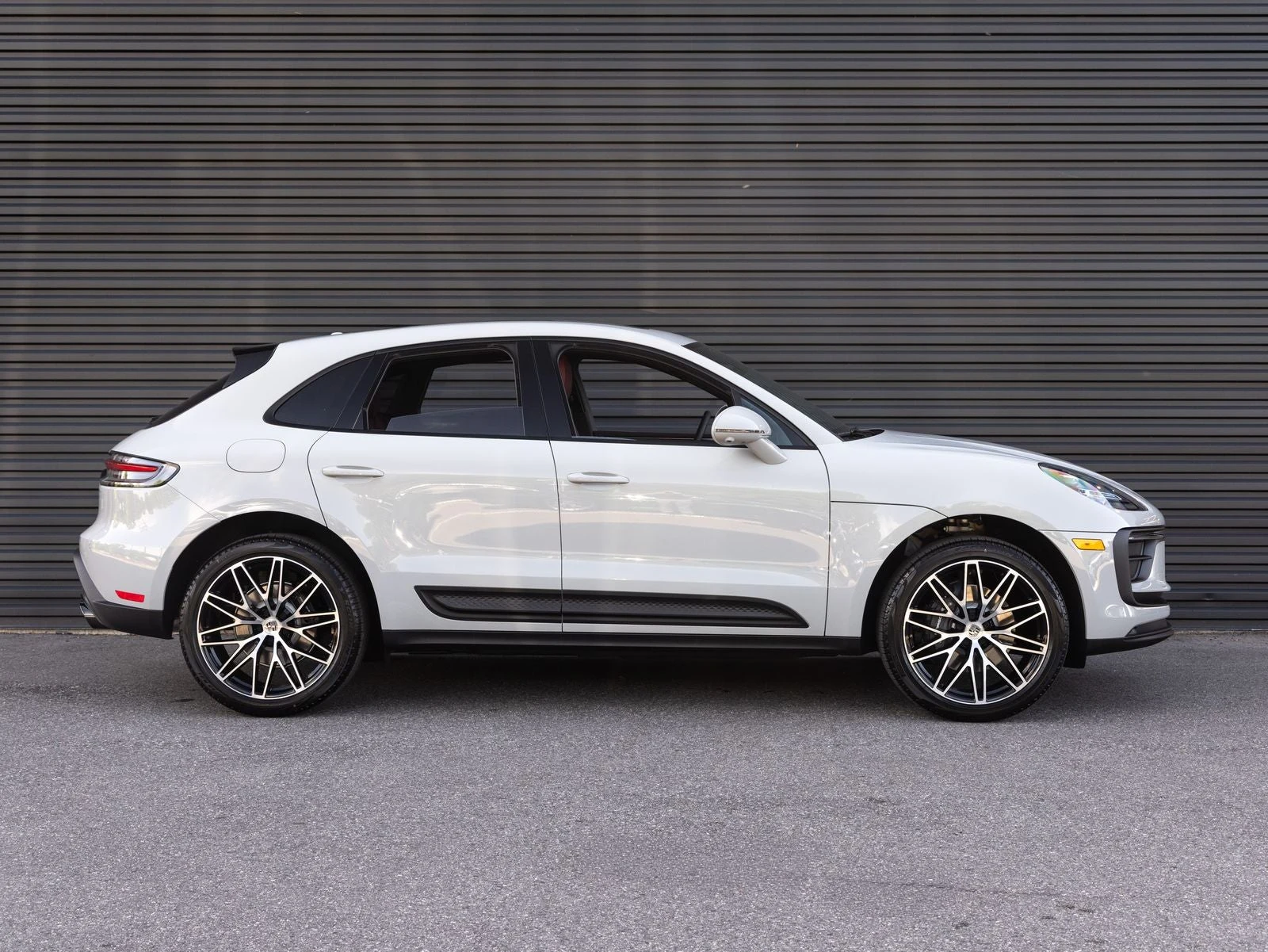 2026 Porsche Macan (95B), 8/20