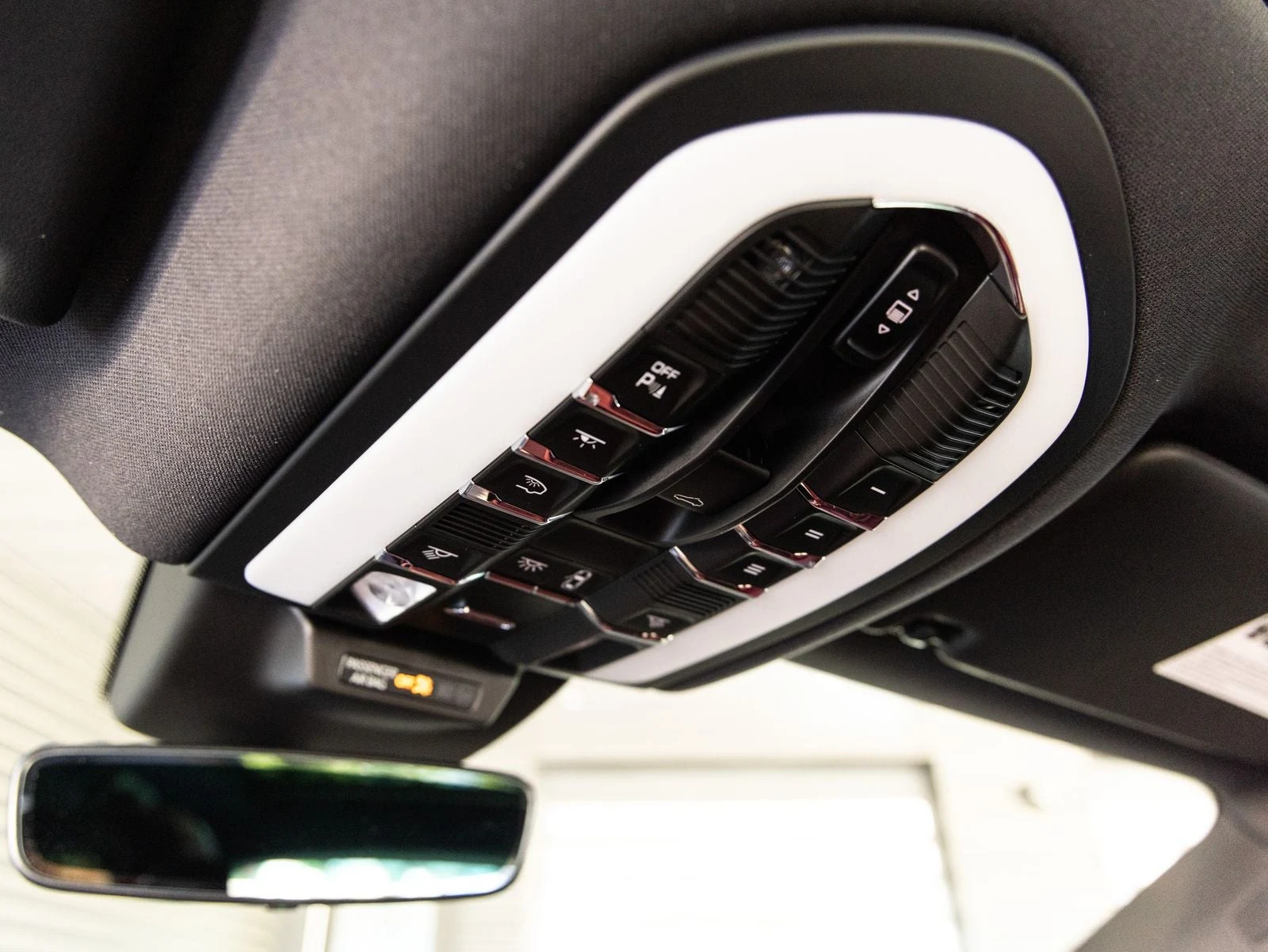 2026 Porsche Macan (95B), 18/20