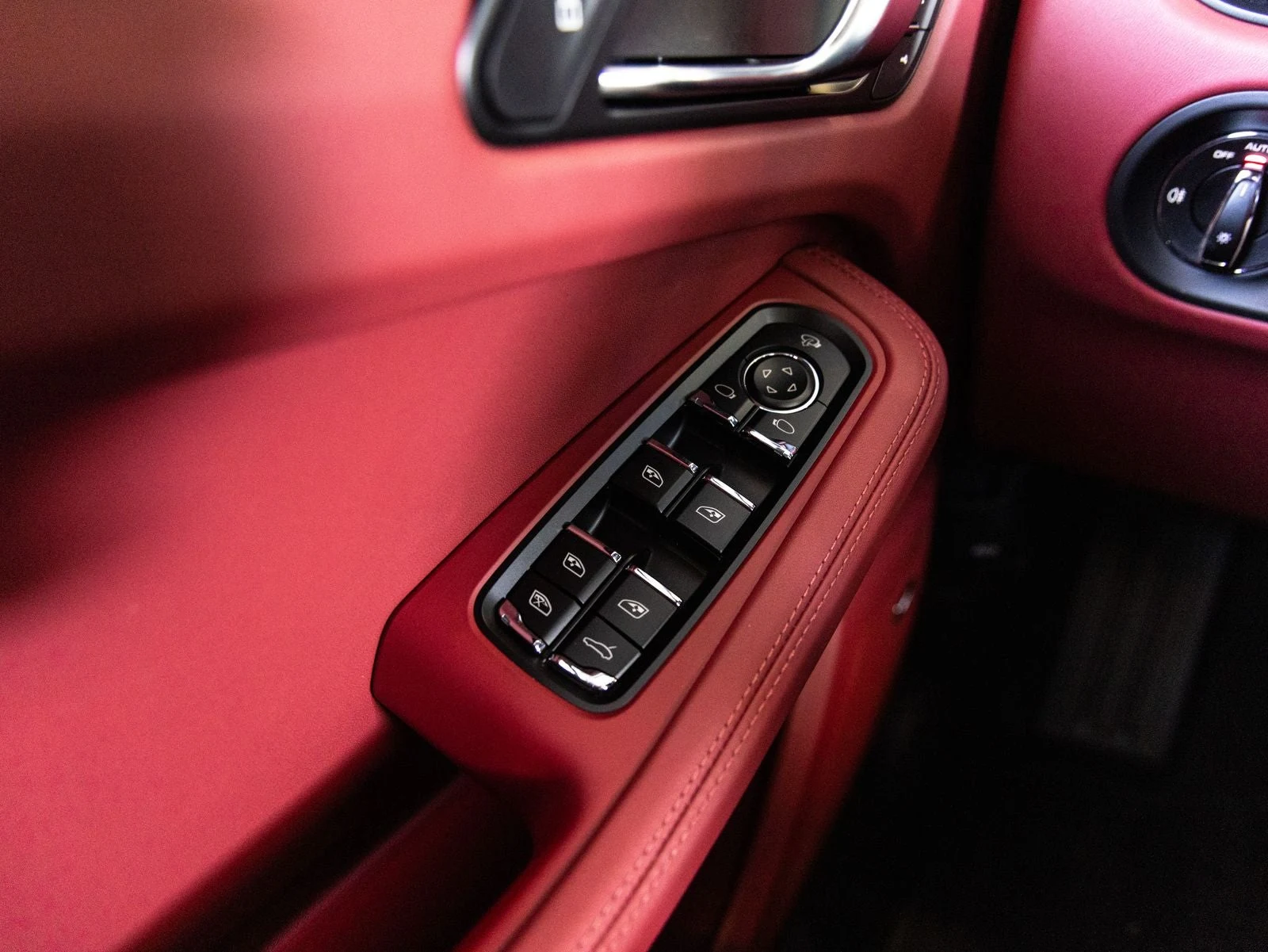 2026 Porsche Macan (95B), 20/20