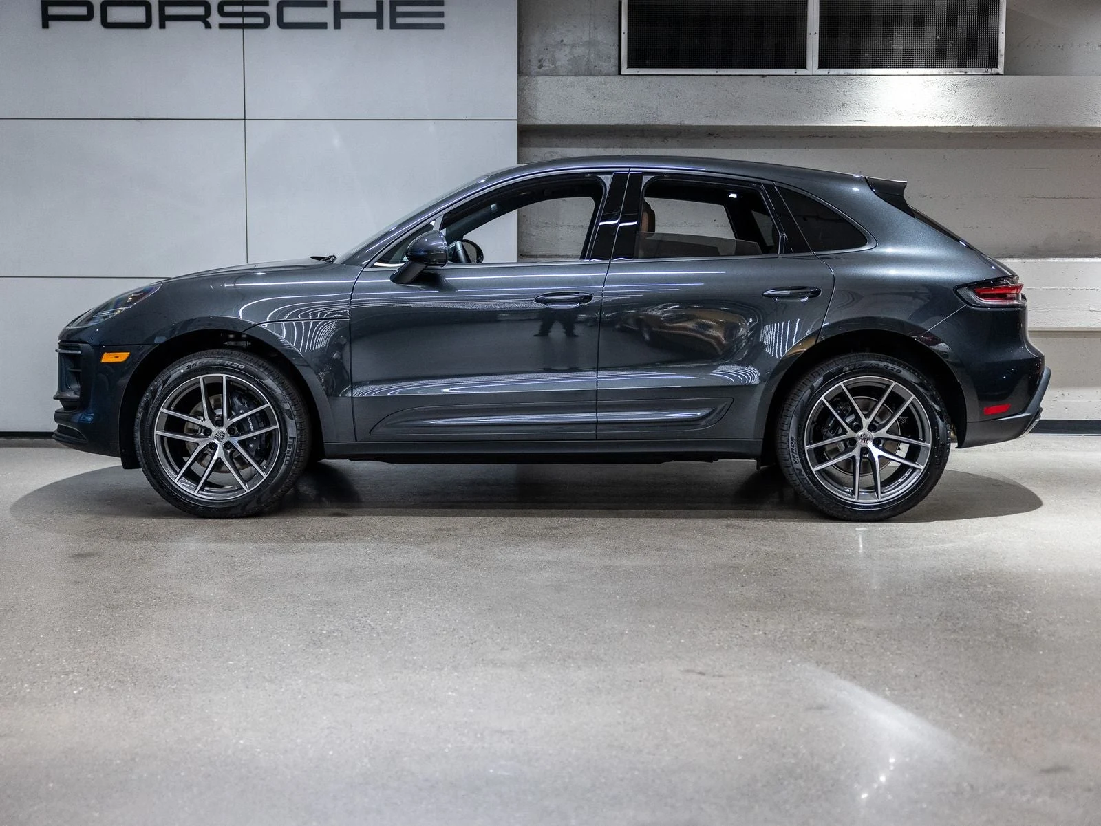 2026 Porsche Macan (95B), 2/20