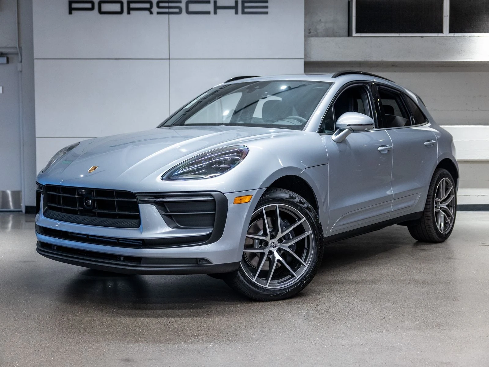 Porsche Macan (95B) · Dolomite Silver Metallic · Indigo Auto Group