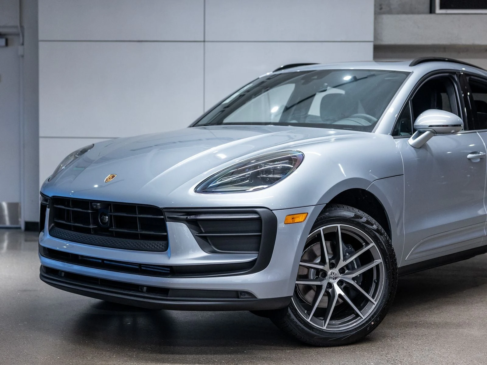 2026 Porsche Macan (95B), 19/20