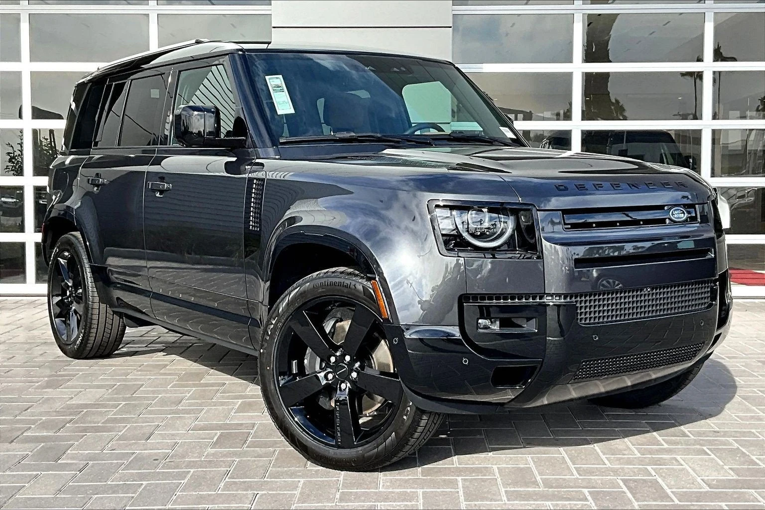 2026 Land Rover Defender 110 X-Dynamic SE (L663), 2/14