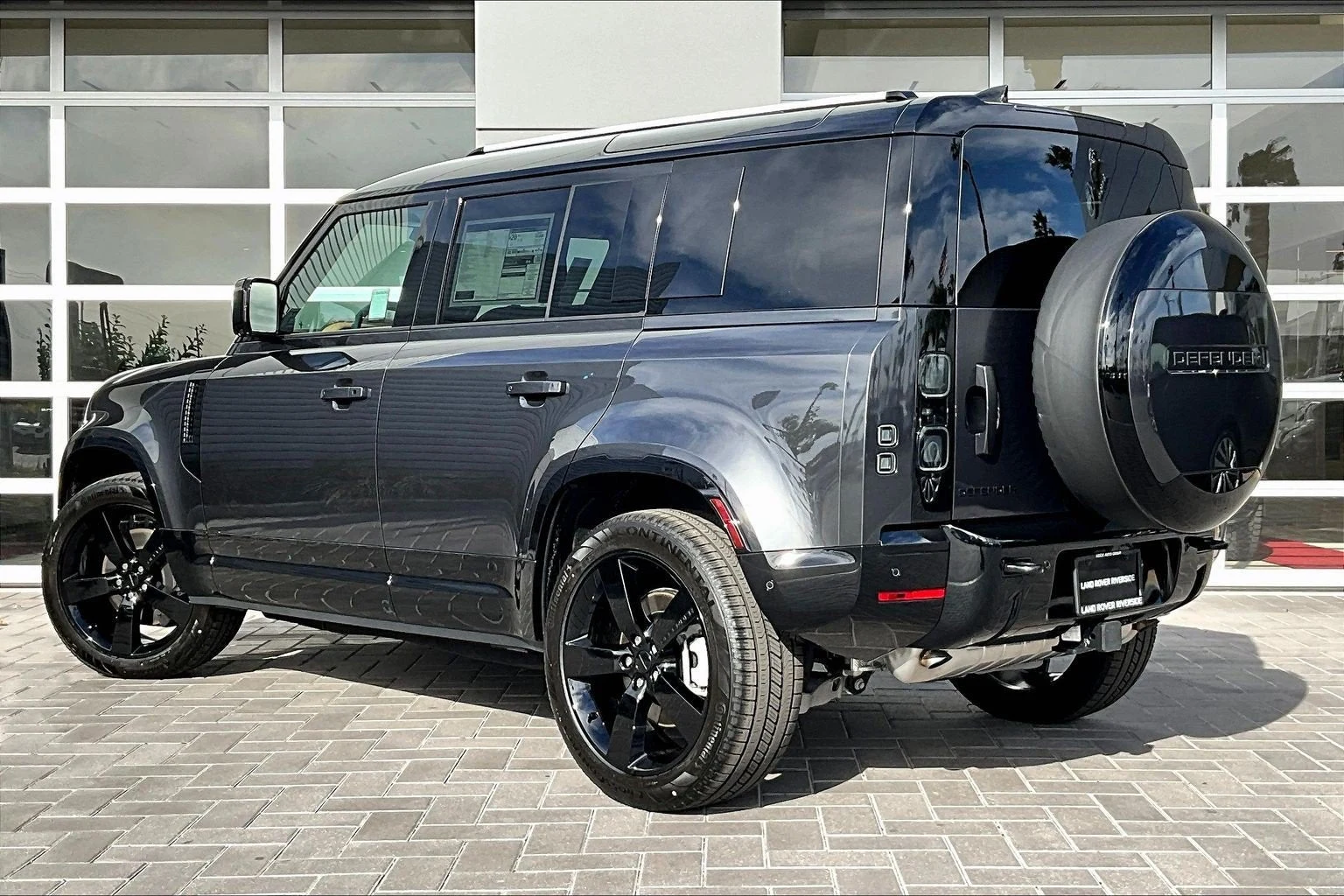 2026 Land Rover Defender 110 X-Dynamic SE (L663), 3/14