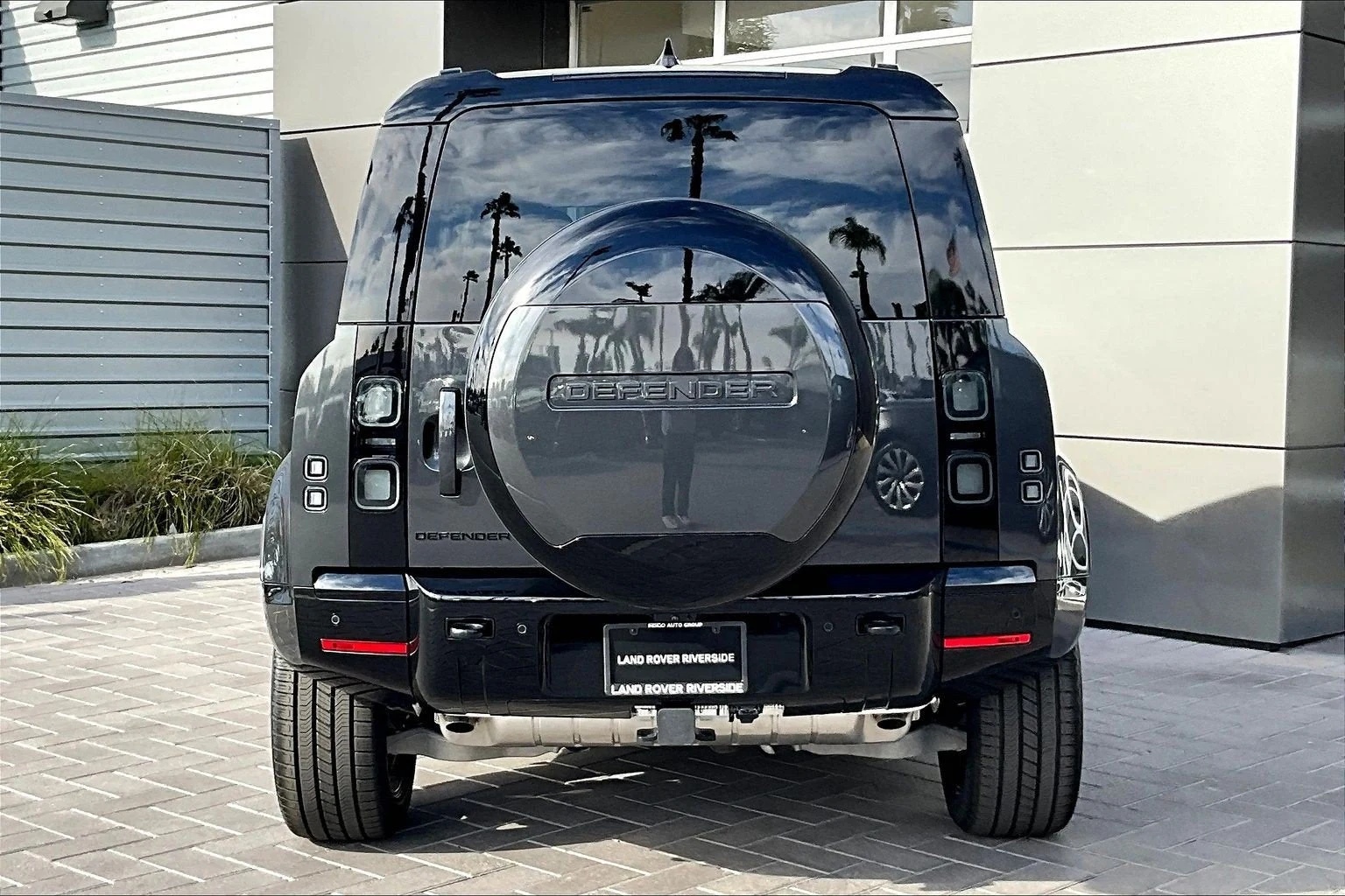 2026 Land Rover Defender 110 X-Dynamic SE (L663), 4/14