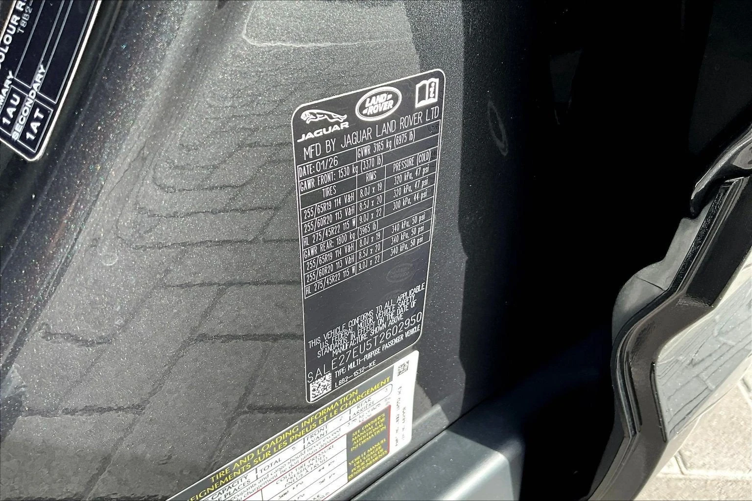 2026 Land Rover Defender 110 X-Dynamic SE (L663), 13/14