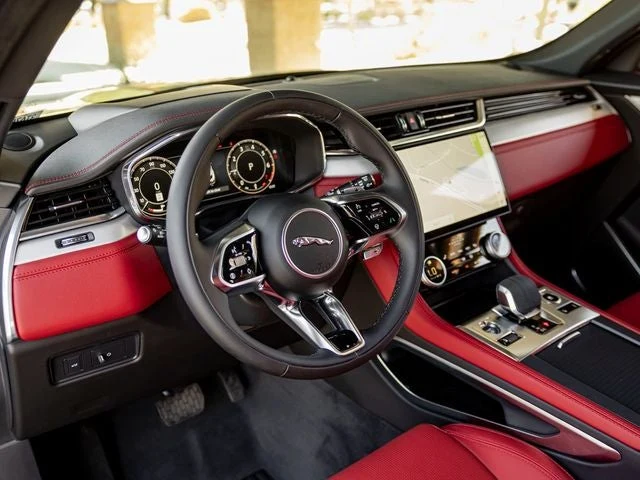 2026 Jaguar F-Pace P250 R-Dynamic S (X761), 16/20