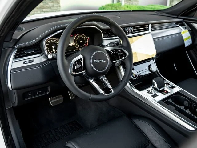 2024 Jaguar XF R-Dynamic SE (X260), 17/20