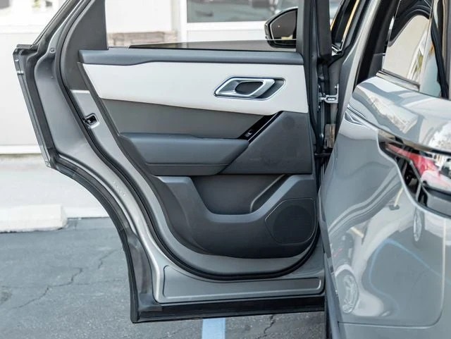 2026 Land Rover Range Rover Velar S (L560), 19/20