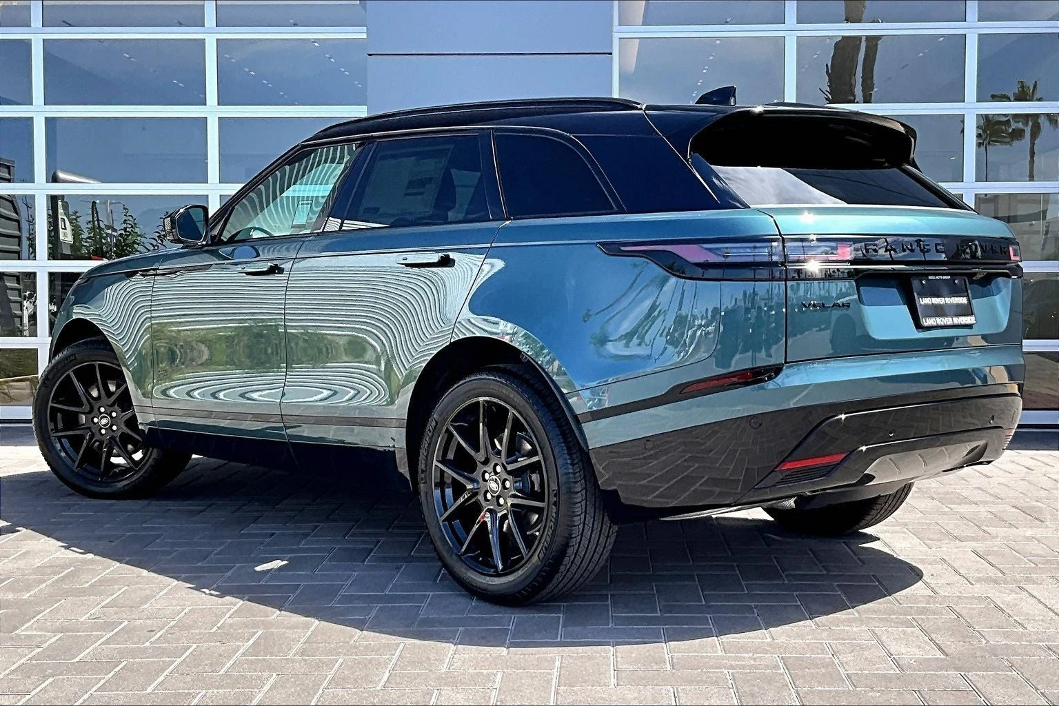 2026 Land Rover Range Rover Velar Dynamic SE (L560), 3/14