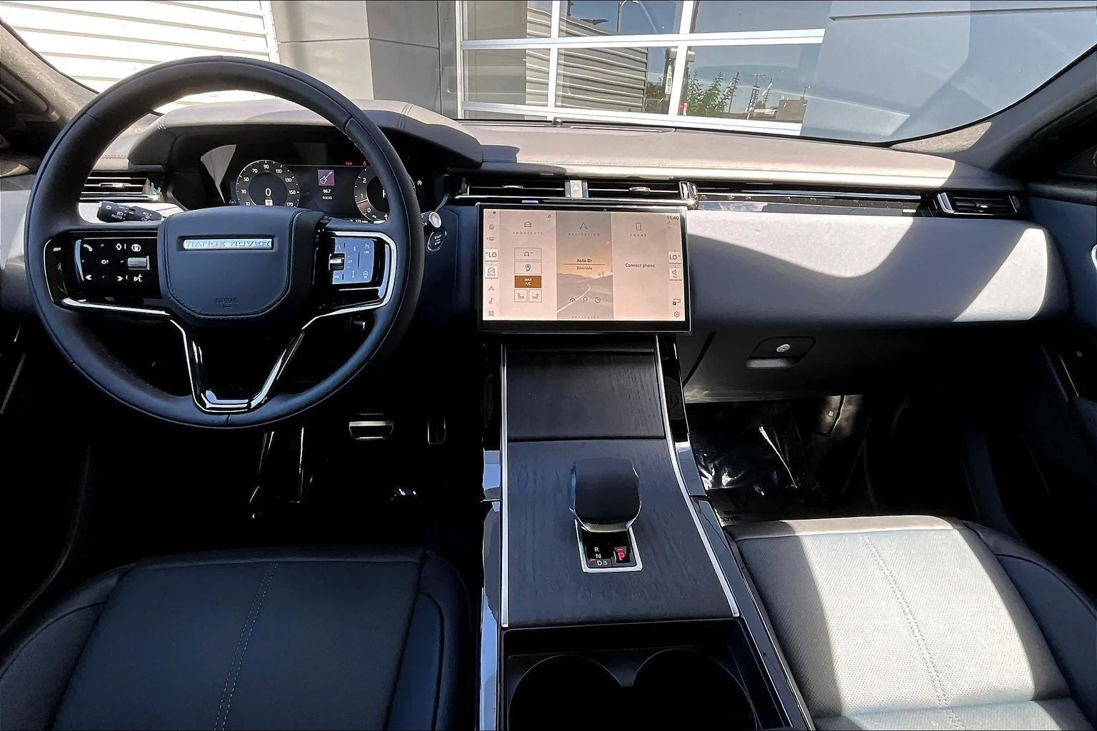 2026 Land Rover Range Rover Velar Dynamic SE (L560), 5/14