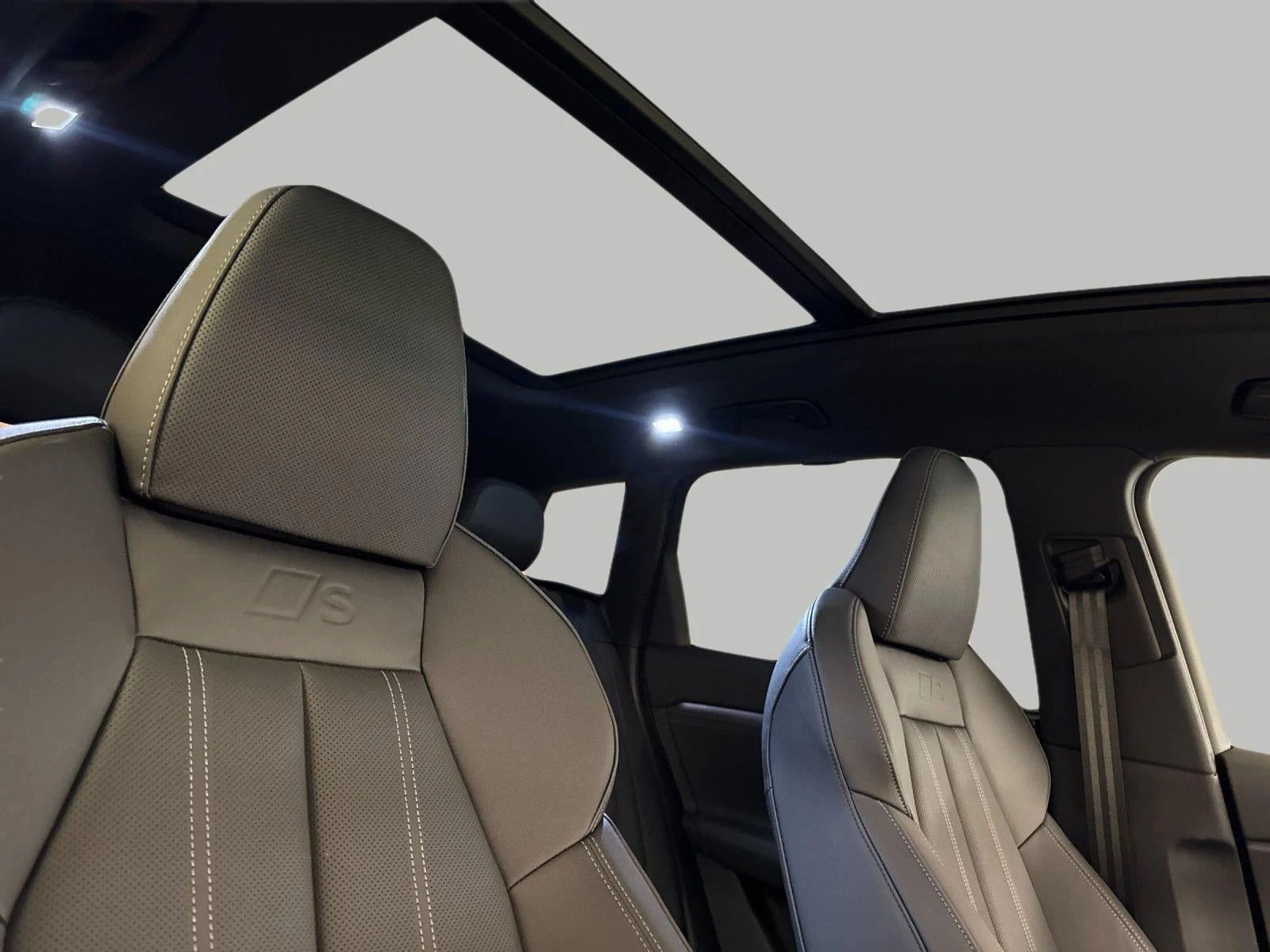 2027 Audi SQ6 e-tron Premium Plus, 16/20