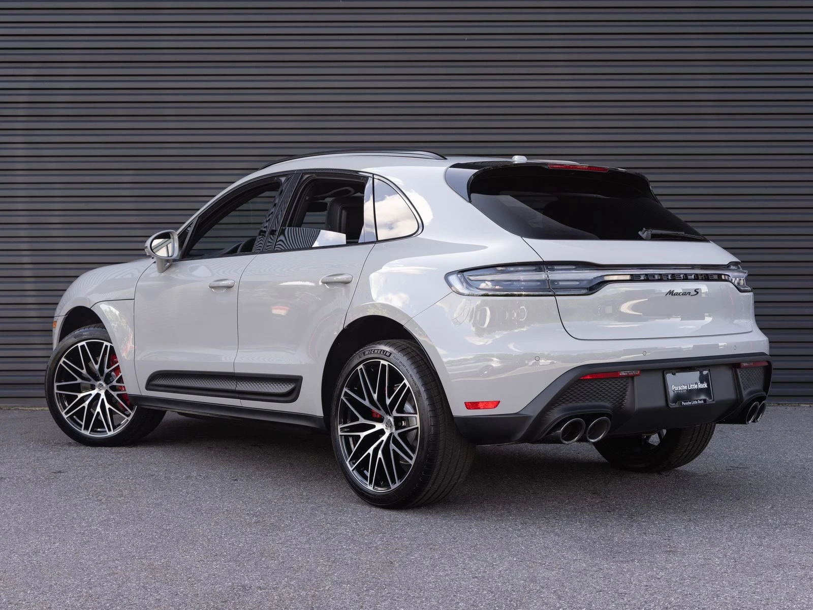 2026 Porsche Macan S (95B), 3/20