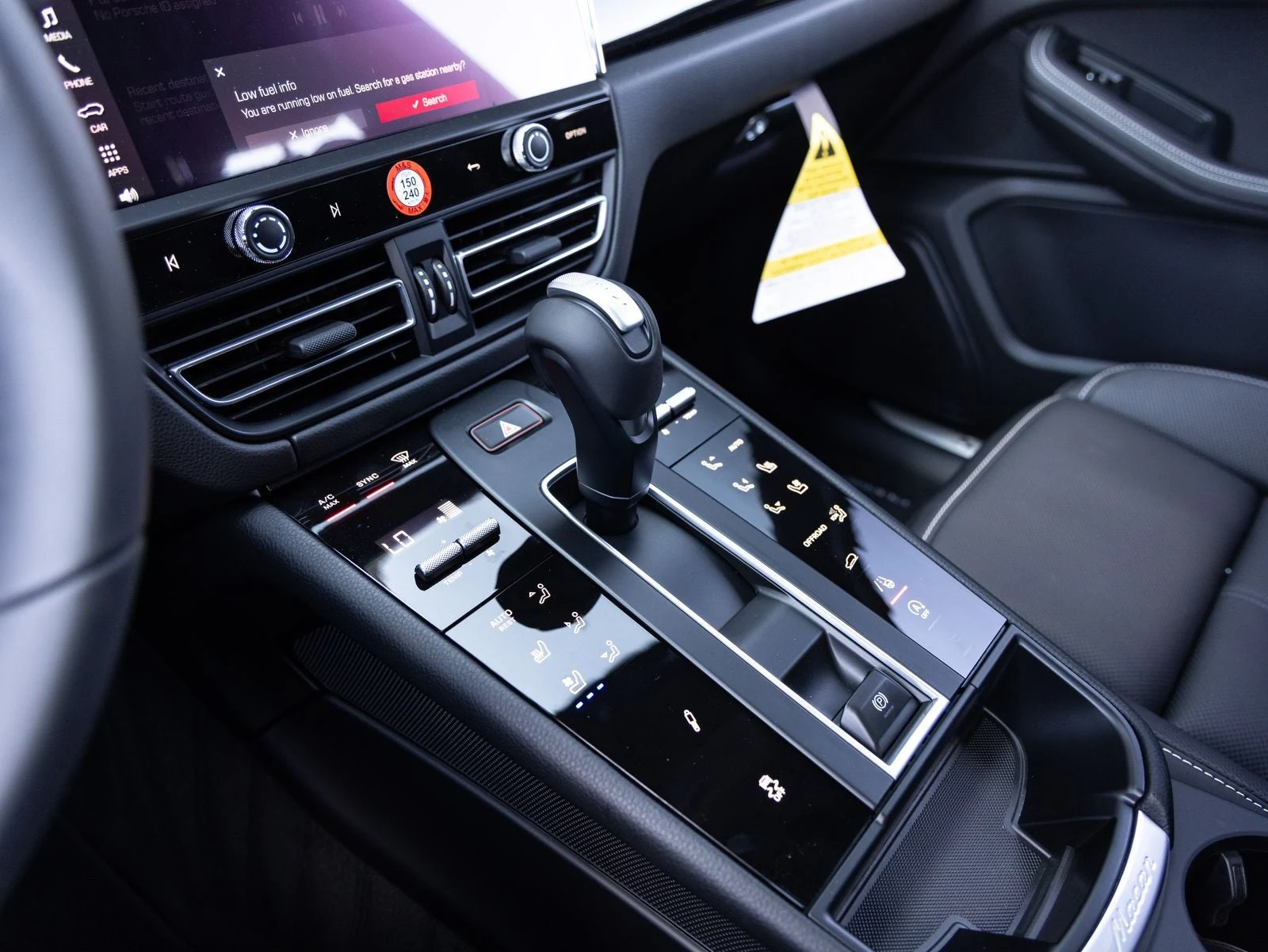 2026 Porsche Macan S (95B), 18/20