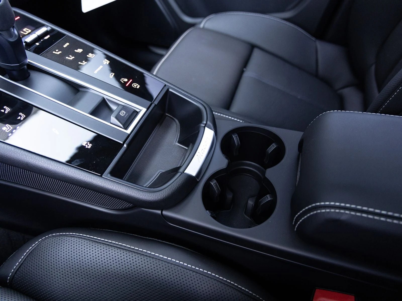 2026 Porsche Macan S (95B), 19/20
