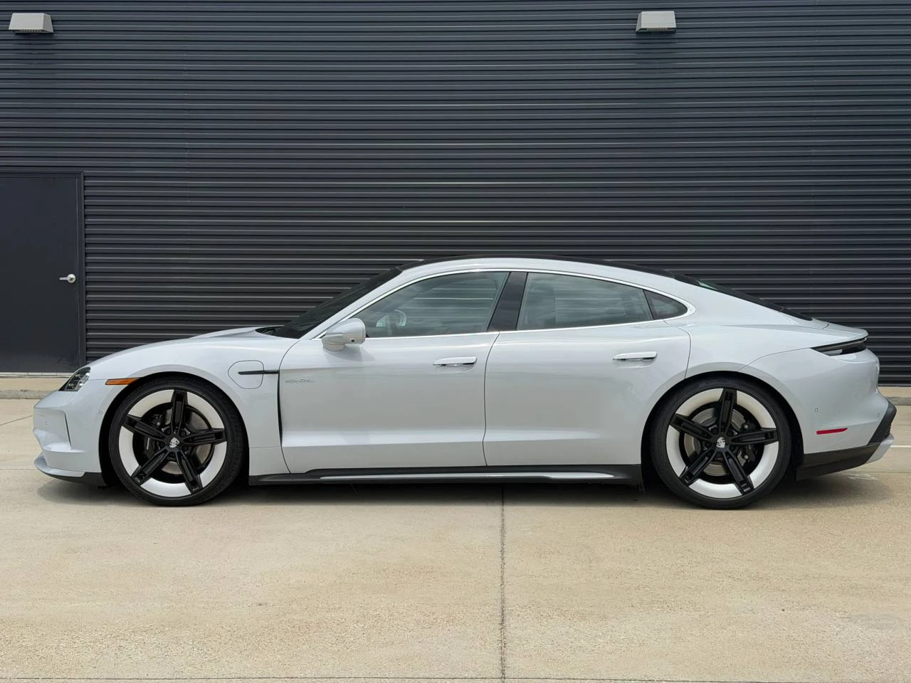 2026 Porsche Taycan 4S (2025 Update), 2/10