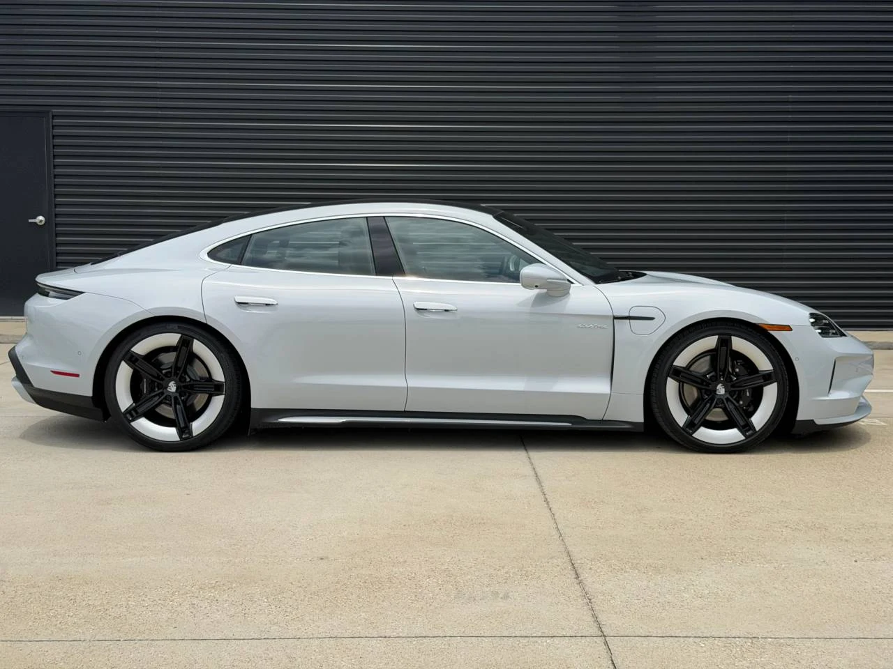 2026 Porsche Taycan 4S (2025 Update), 5/10