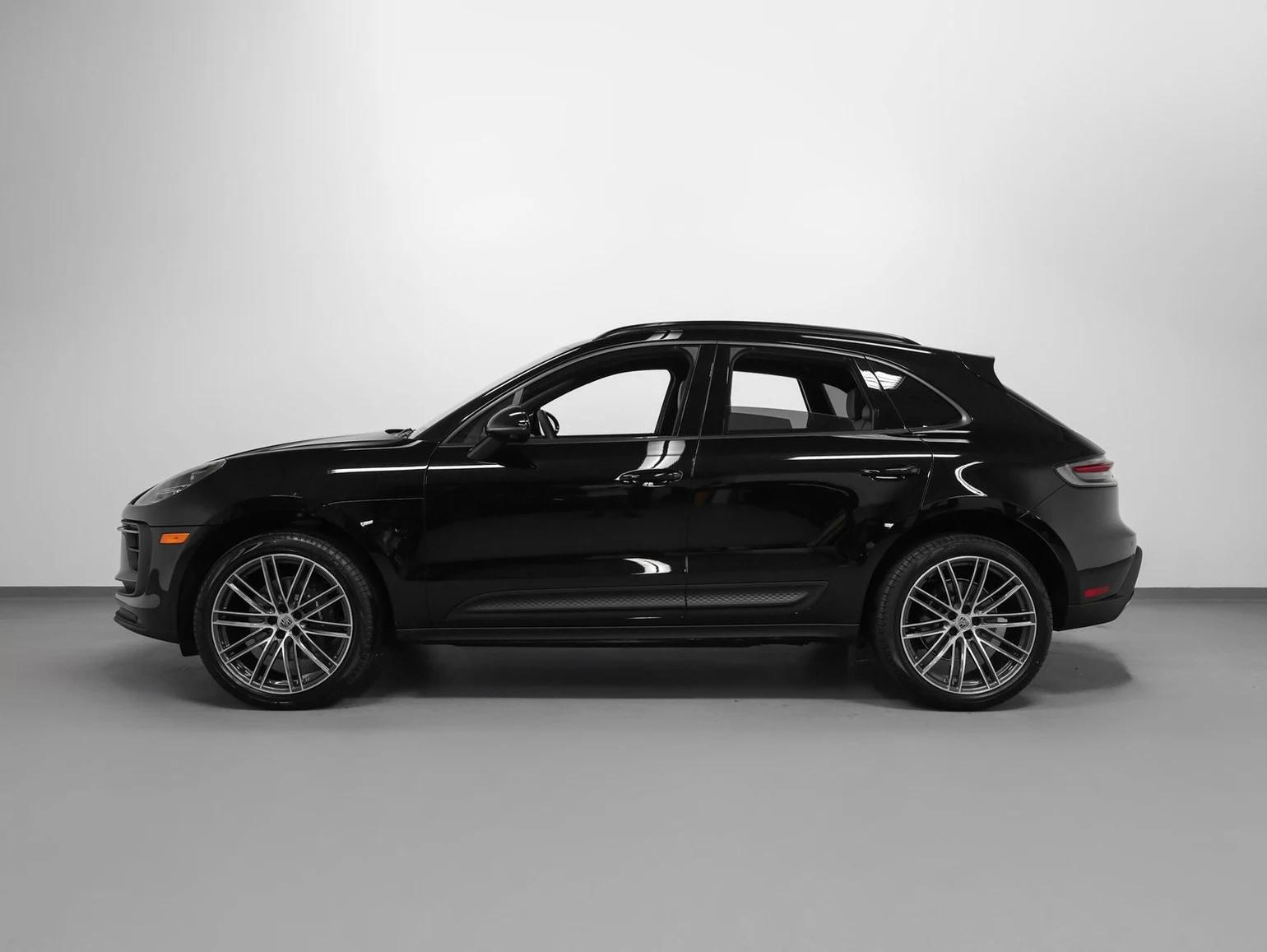 2026 Porsche Macan (95B), 2/20