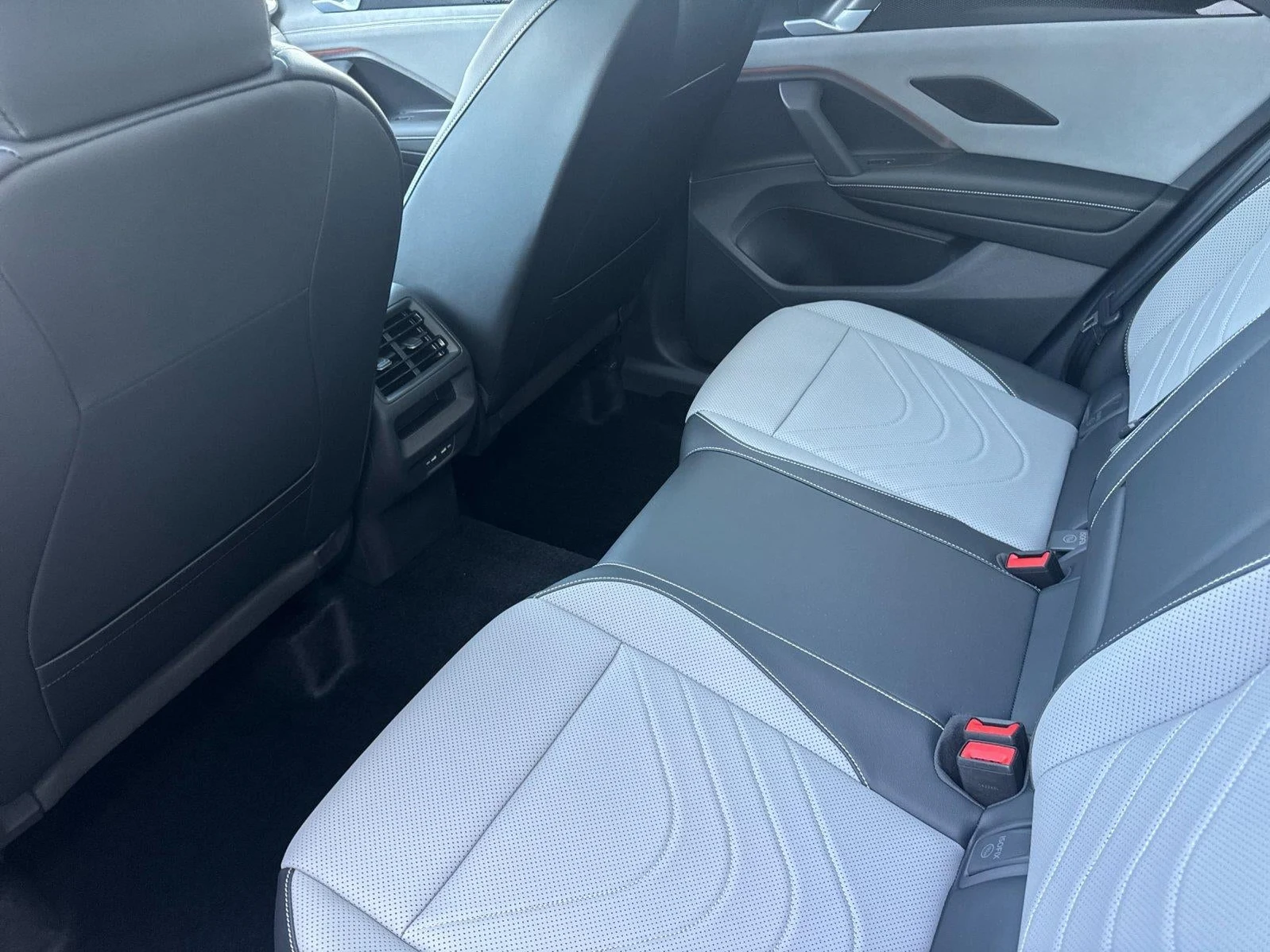 2026 Volkswagen Tiguan SE R-Line Black (3rd Generation North America), 11/20
