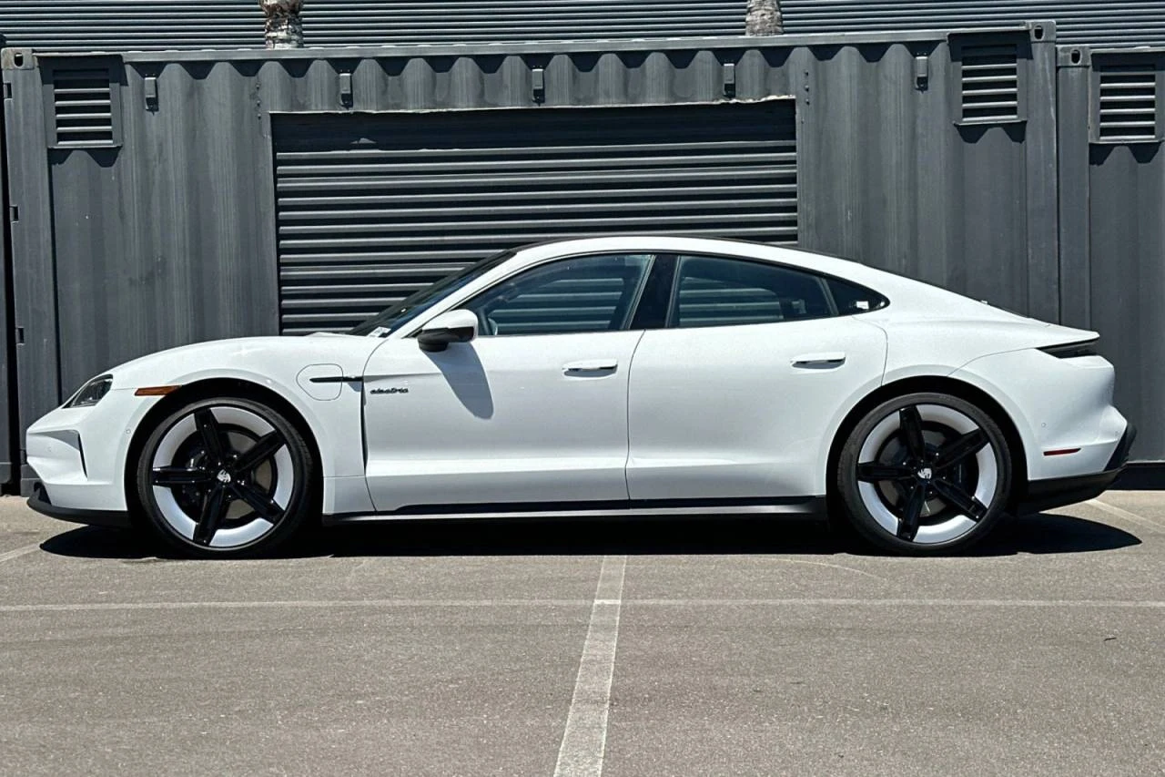 2026 Porsche Taycan 4 Sedan (2025 Update), 2/20