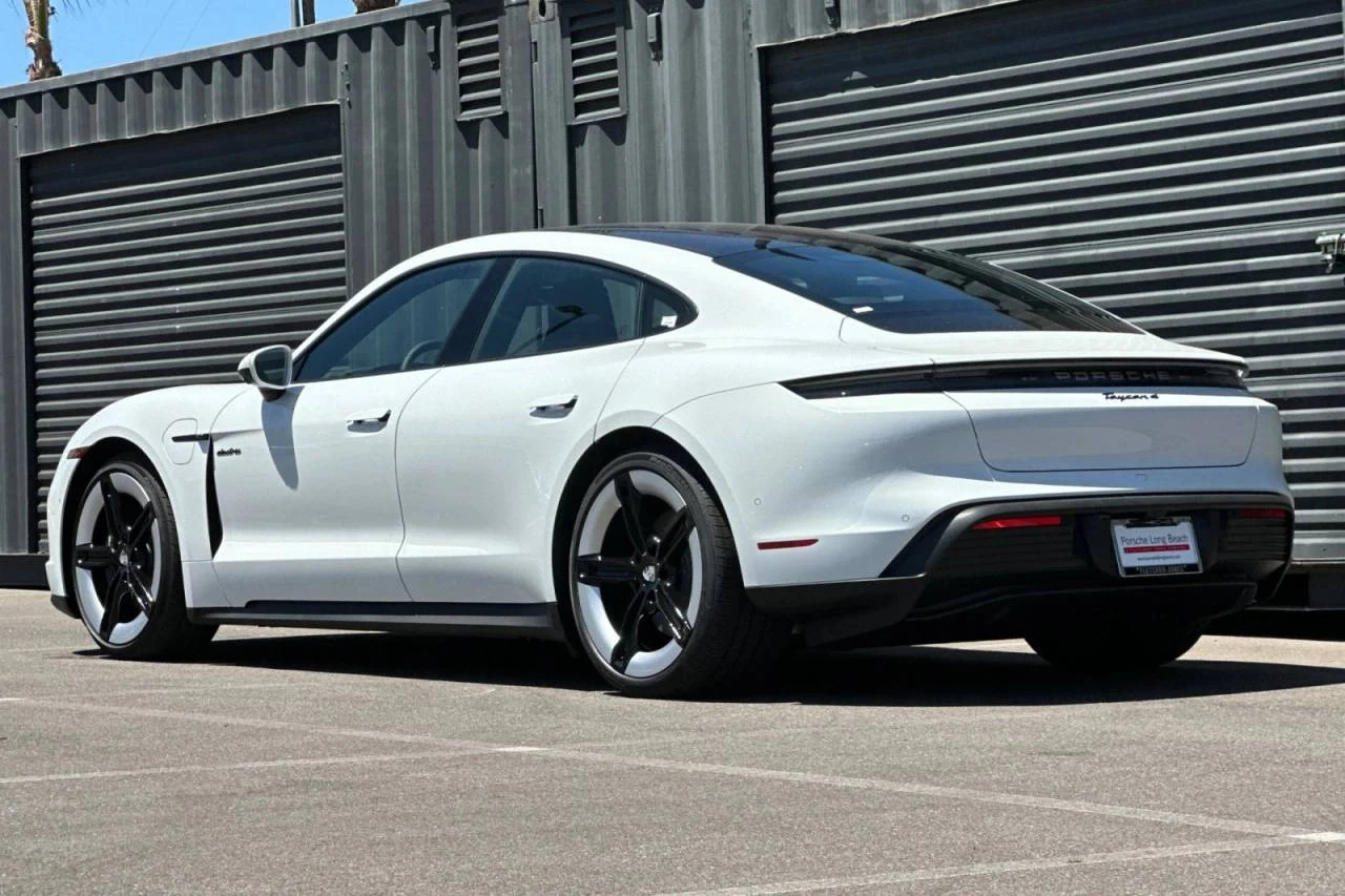 2026 Porsche Taycan 4 Sedan (2025 Update), 3/20