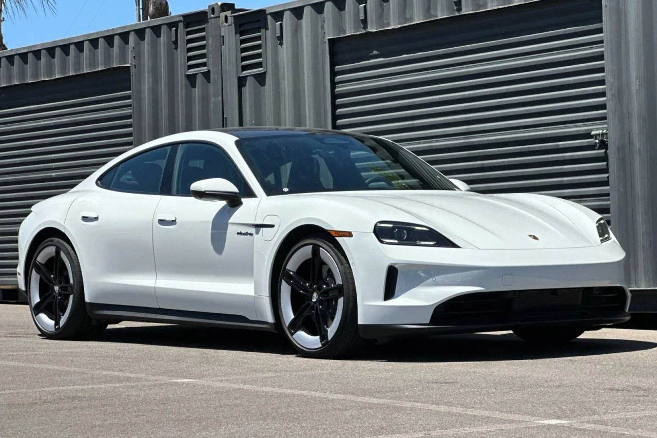 2026 Porsche Taycan 4 Sedan (2025 Update), 10/20