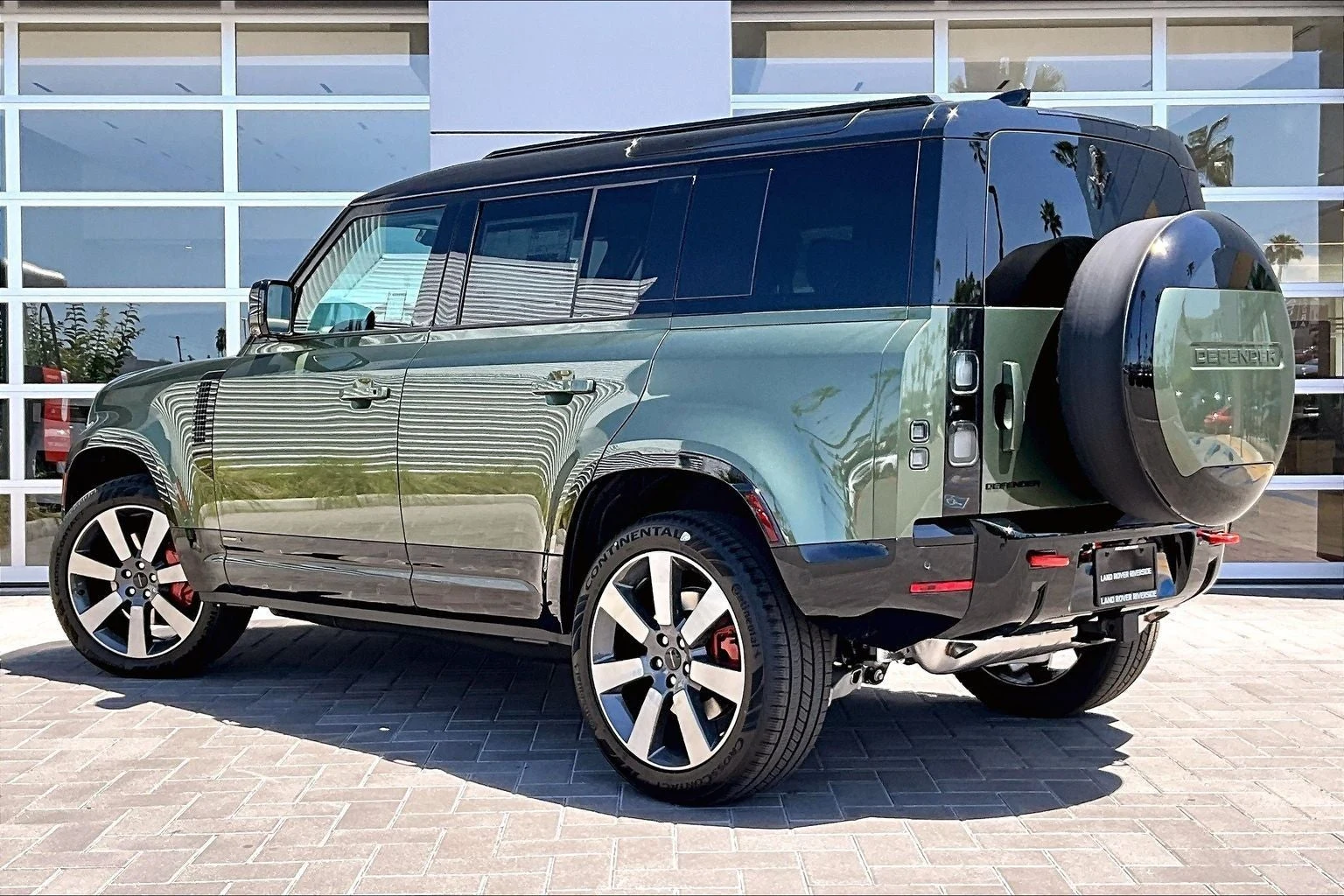 2026 Land Rover Defender 110 X (L663), 3/14