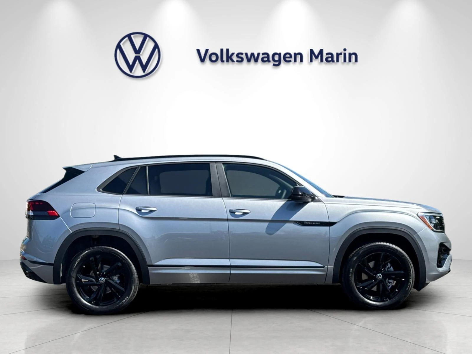 2026 Volkswagen Atlas Cross Sport 2.0T SEL R-Line Black (2024 Update), 6/20