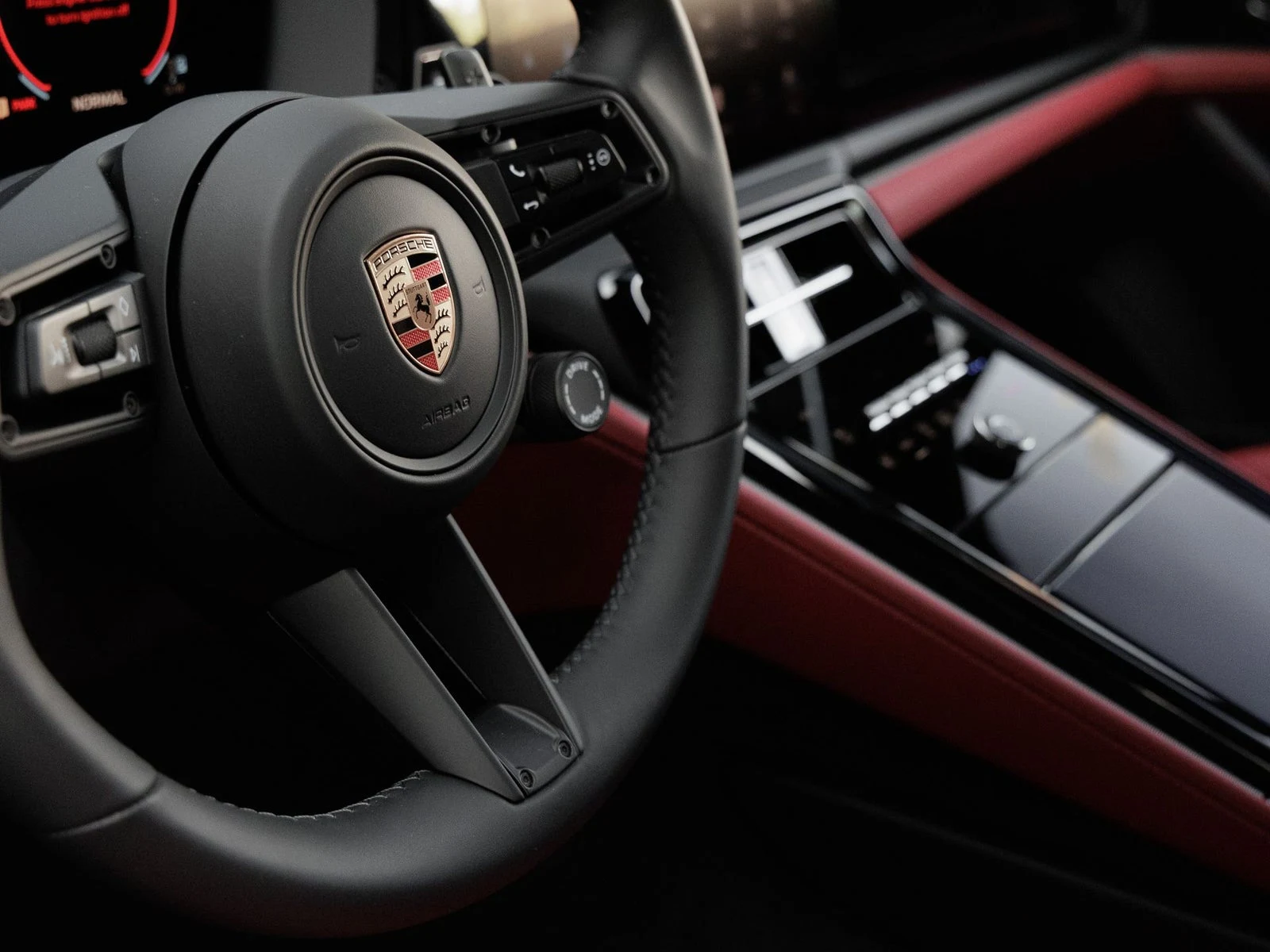 2026 Porsche Panamera (976), 19/20