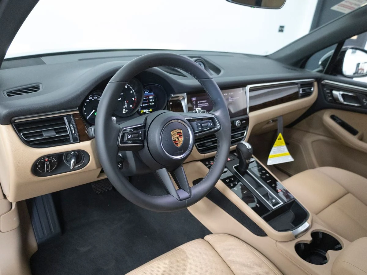 2026 Porsche Macan (95B), 4/20