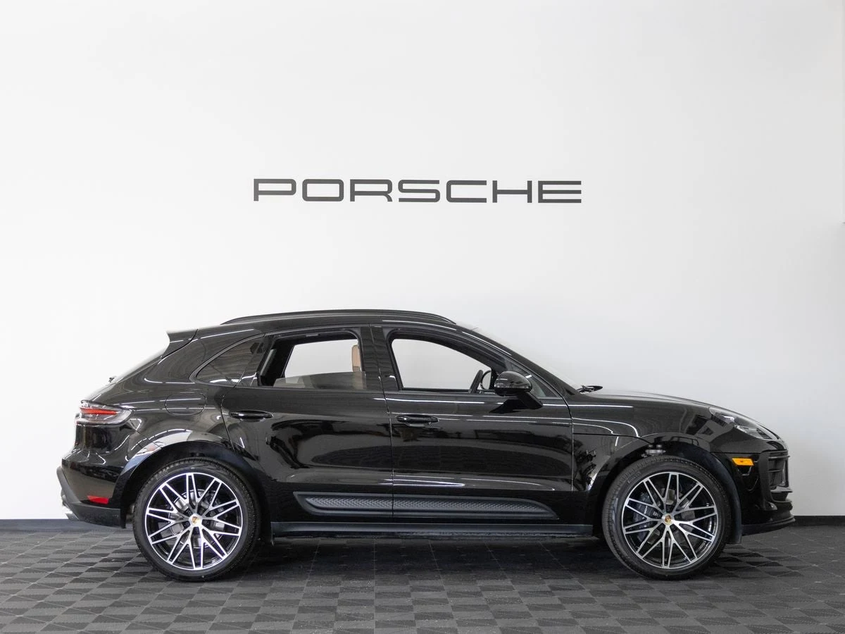 2026 Porsche Macan (95B), 8/20